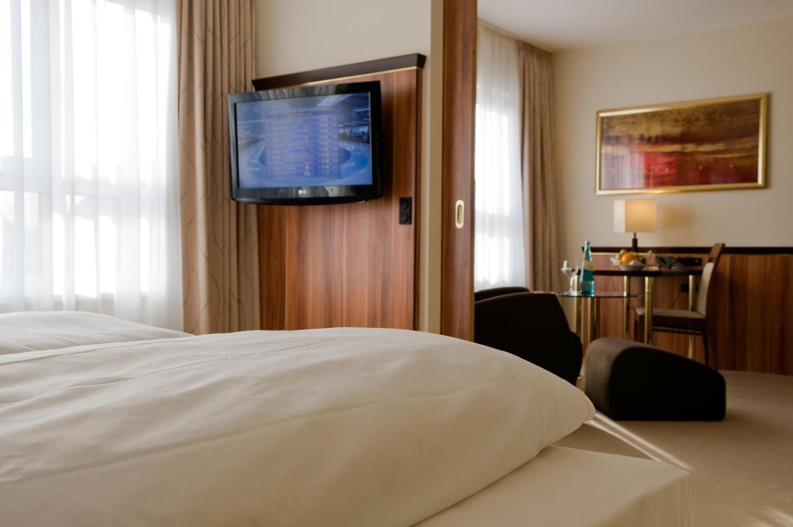 Standard Suite,1596011503:JPEG
