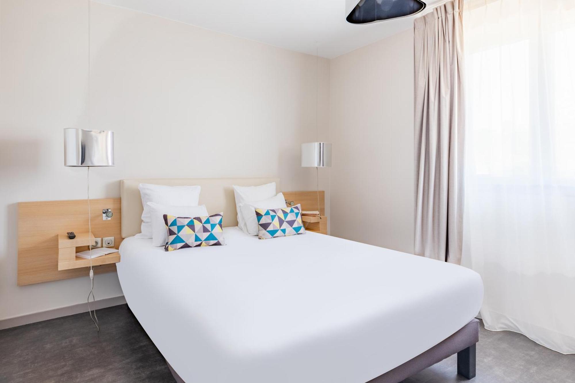 One-Bedroom Apartment,1597566046:JPEG