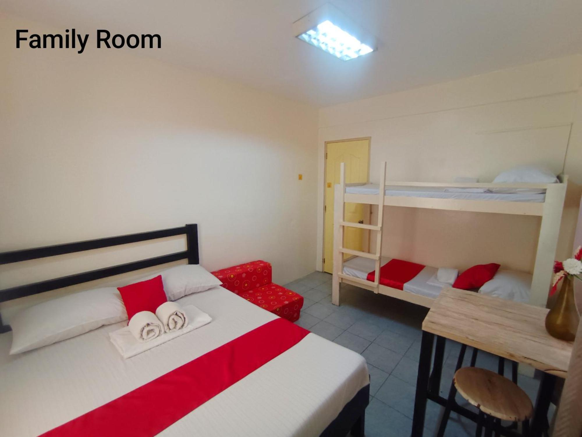 Chambre Familiale avec Salle de Bains Commune