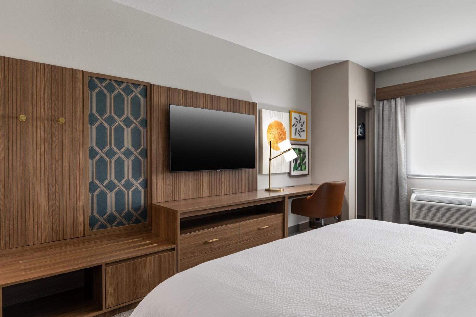 Standard King Room