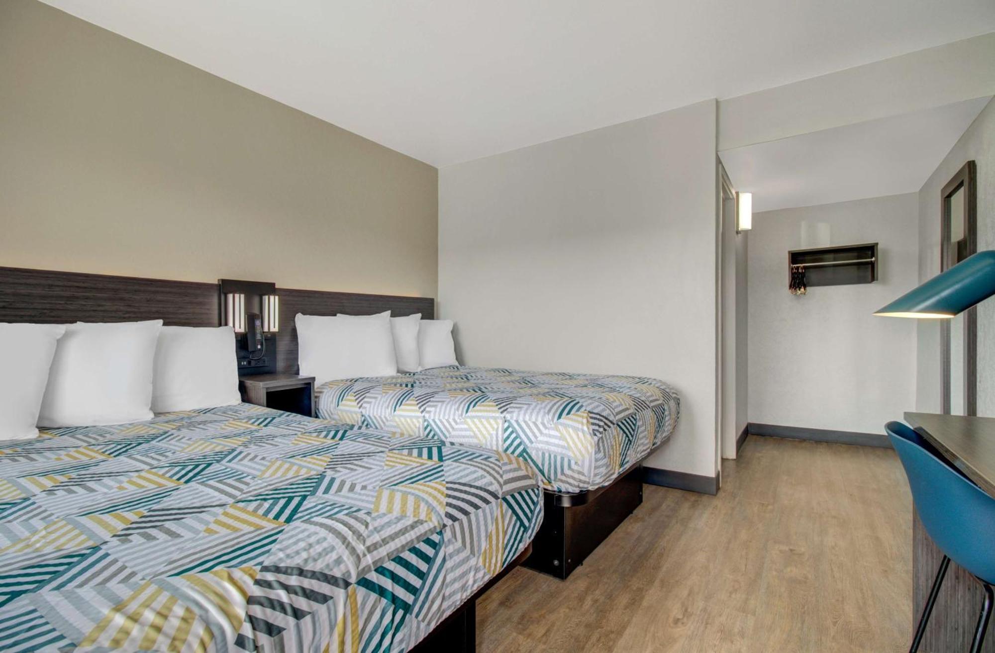 2 Full Beds | Non-Smoking, Micfridge