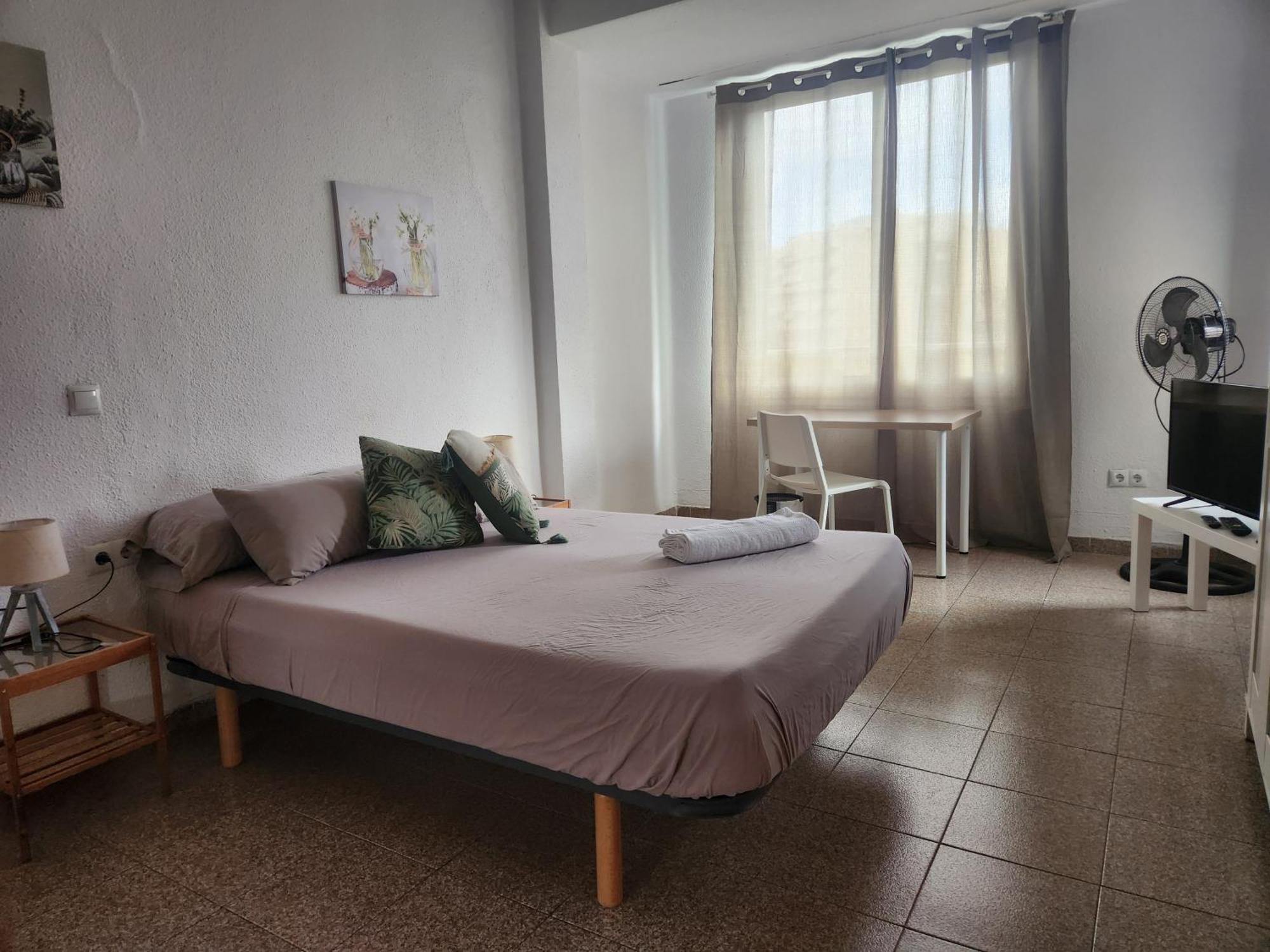 Tweepersoonskamer met Gedeelde Badkamer