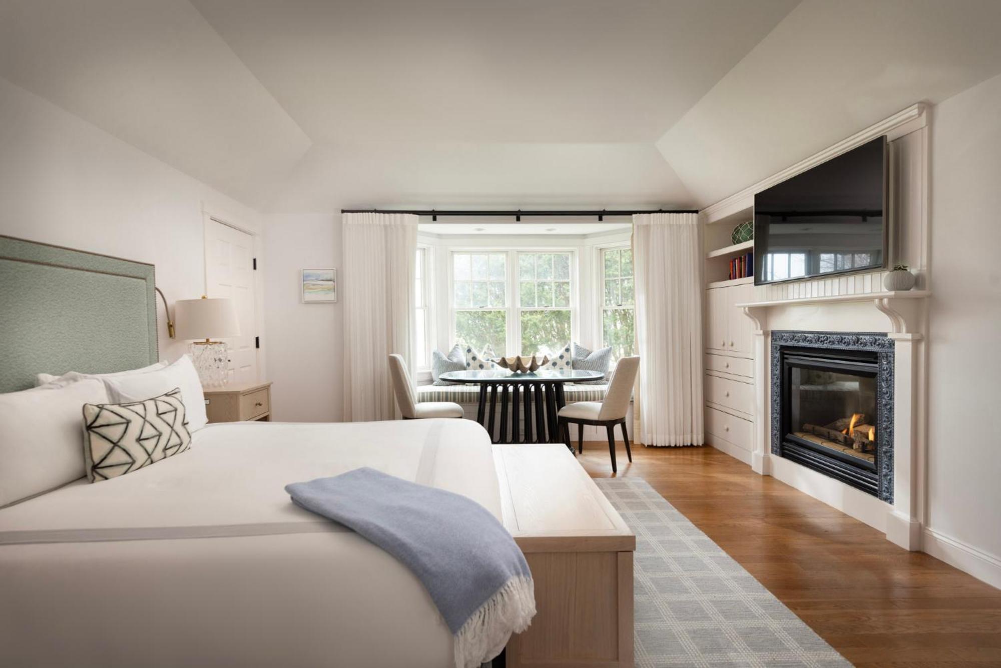 Deluxe King Cottage