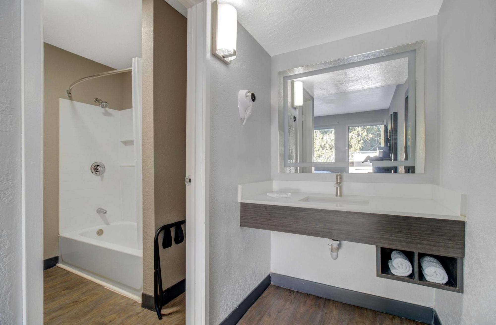 2 Full Beds | Premium, Micfridge