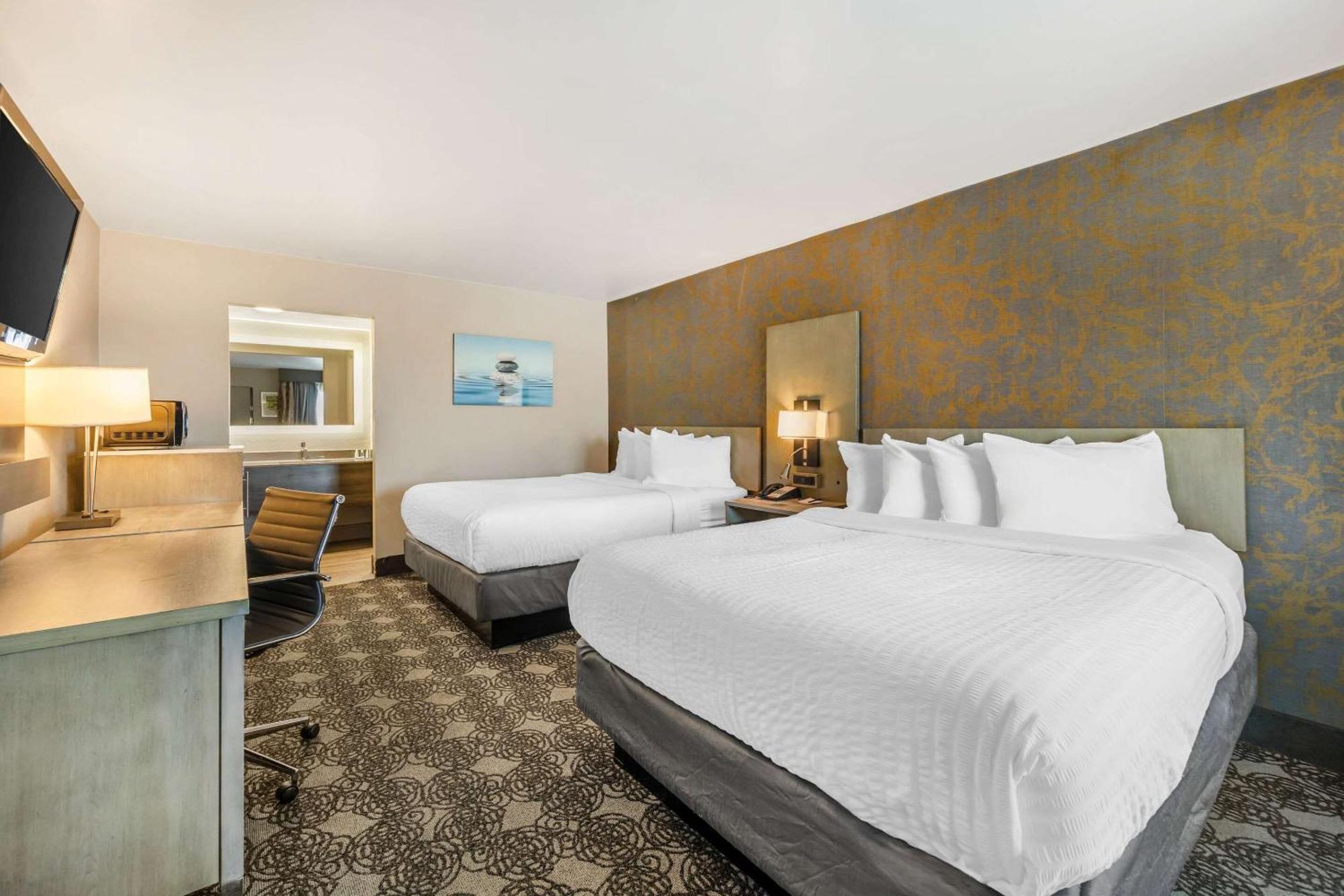 Queen Room with Two Queen Beds - Non Smoking/Exterior Corridor