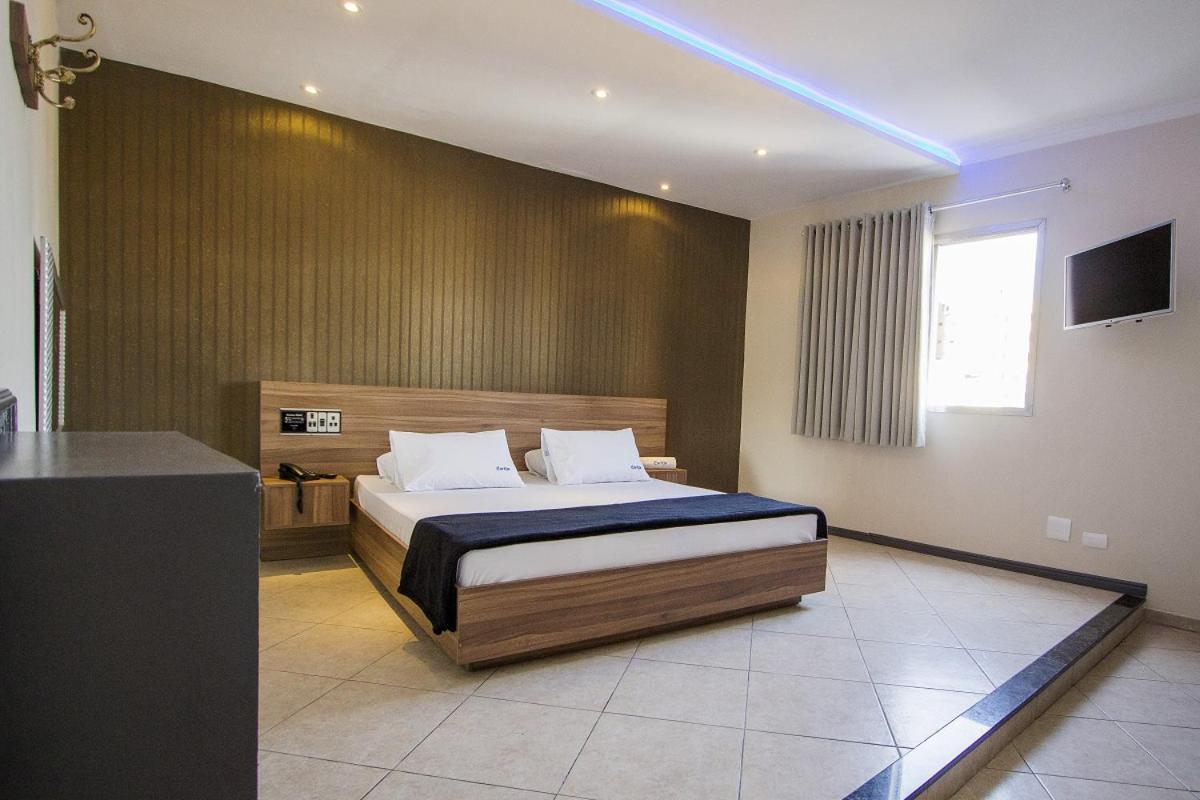 Suíte Deluxe com Banheira de Hidromassagem