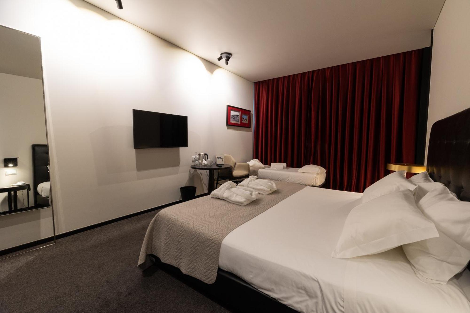 Double Room Romantic Package with Dinner,1067890129:JPEG