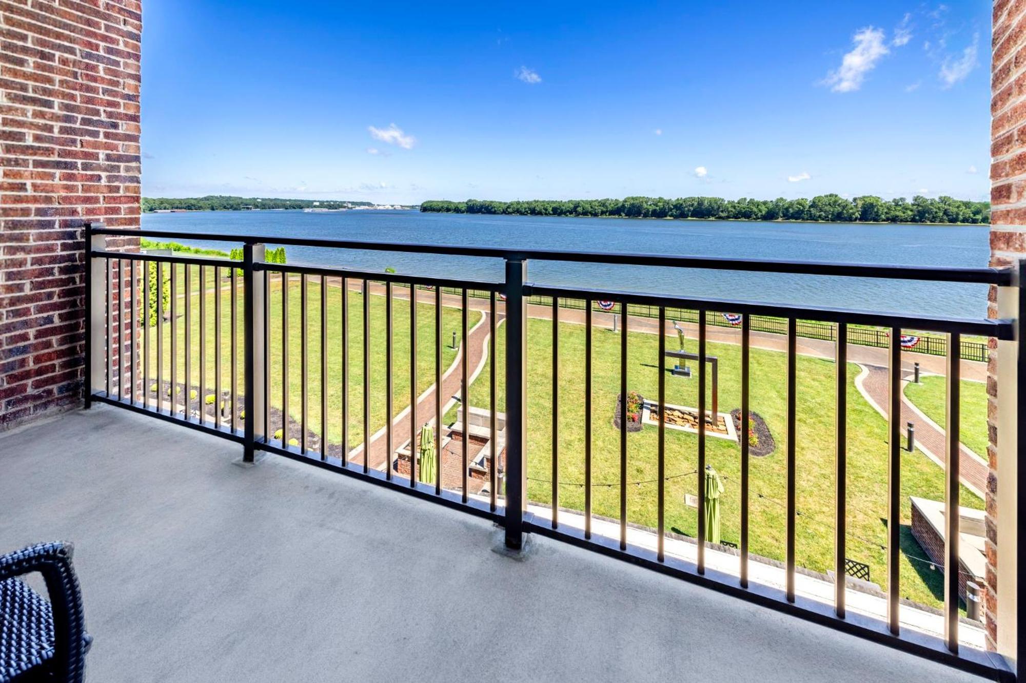 Standard King Room with Balcony