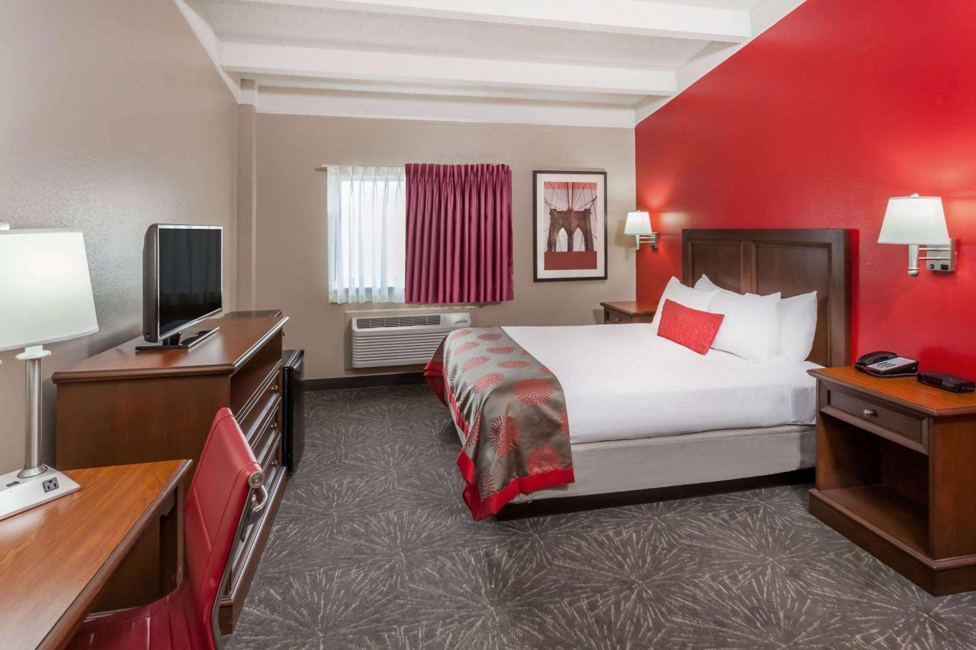 One-Bedroom King Suite - Non-Smoking