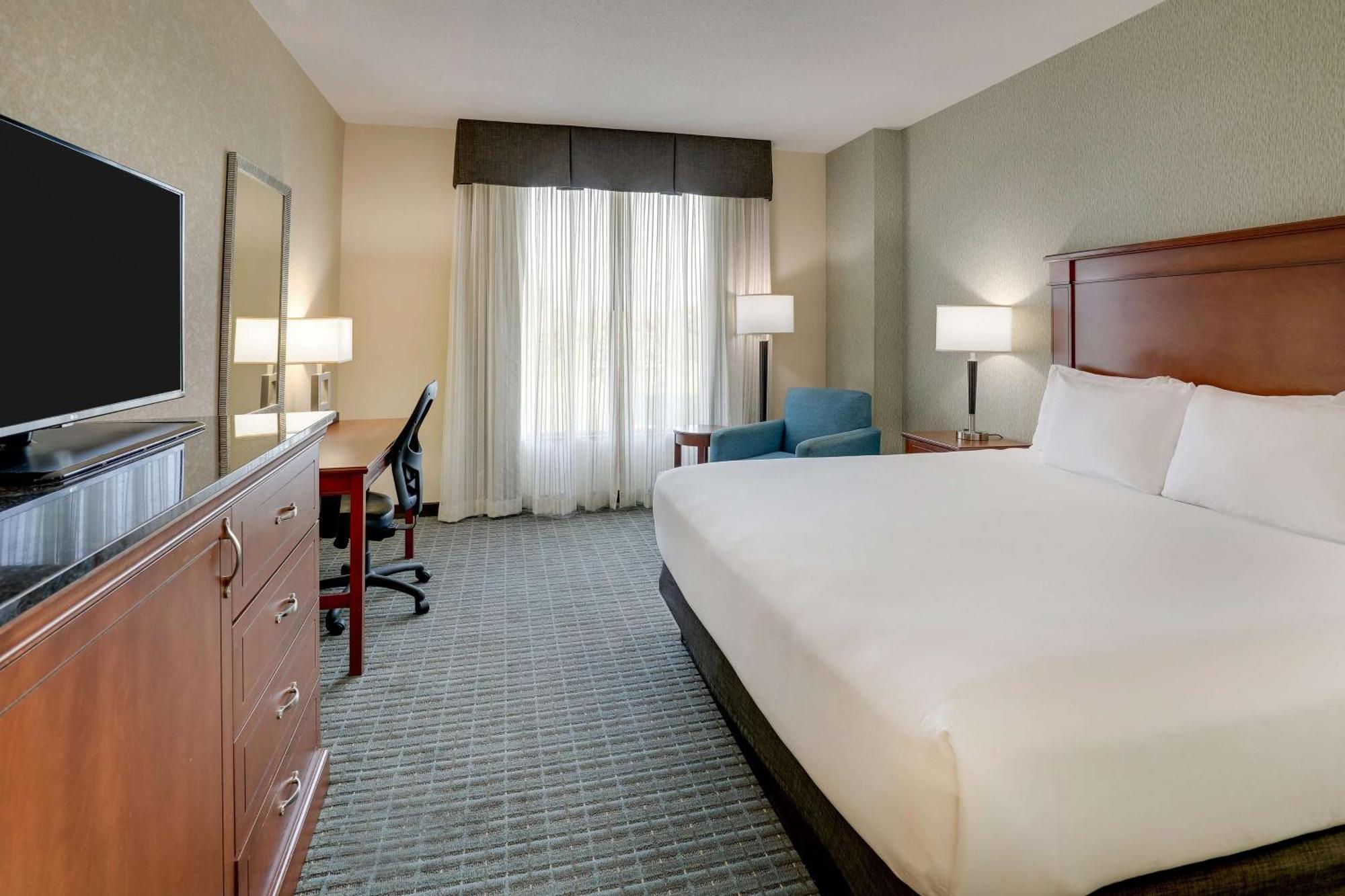 Deluxe King Room,1606590017:JPEG
