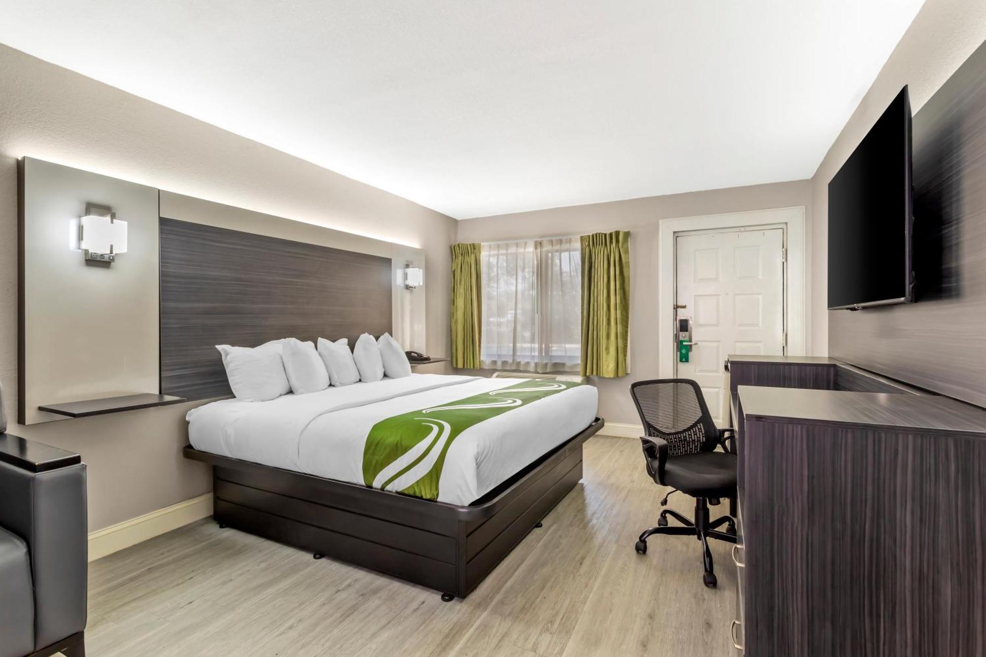 King Room - Accessible/Non-Smoking
