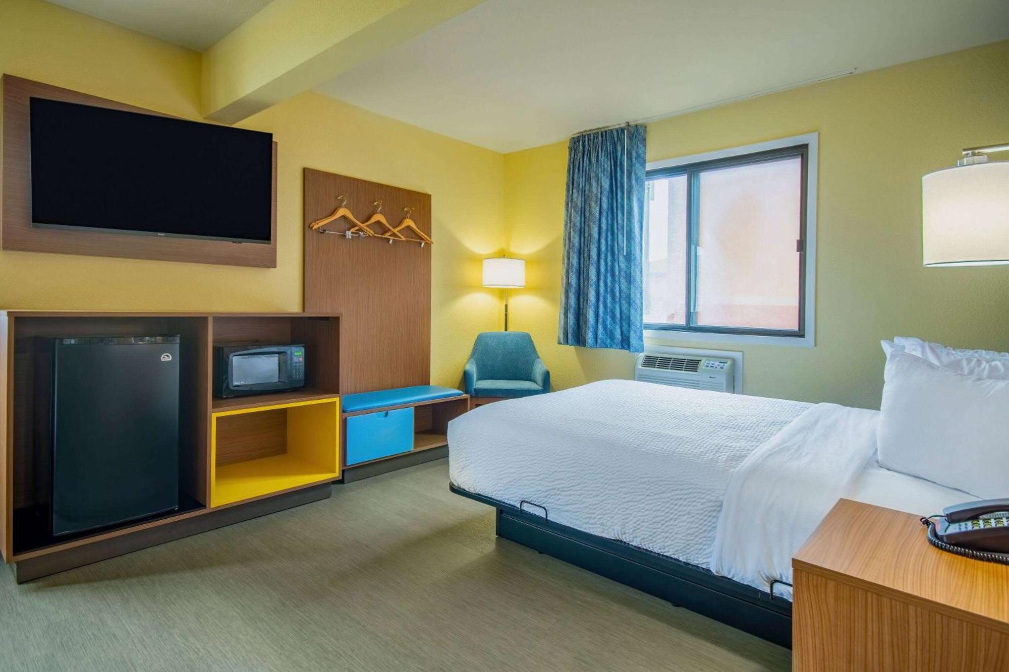 King Room - Mobility Access/Non-Smoking