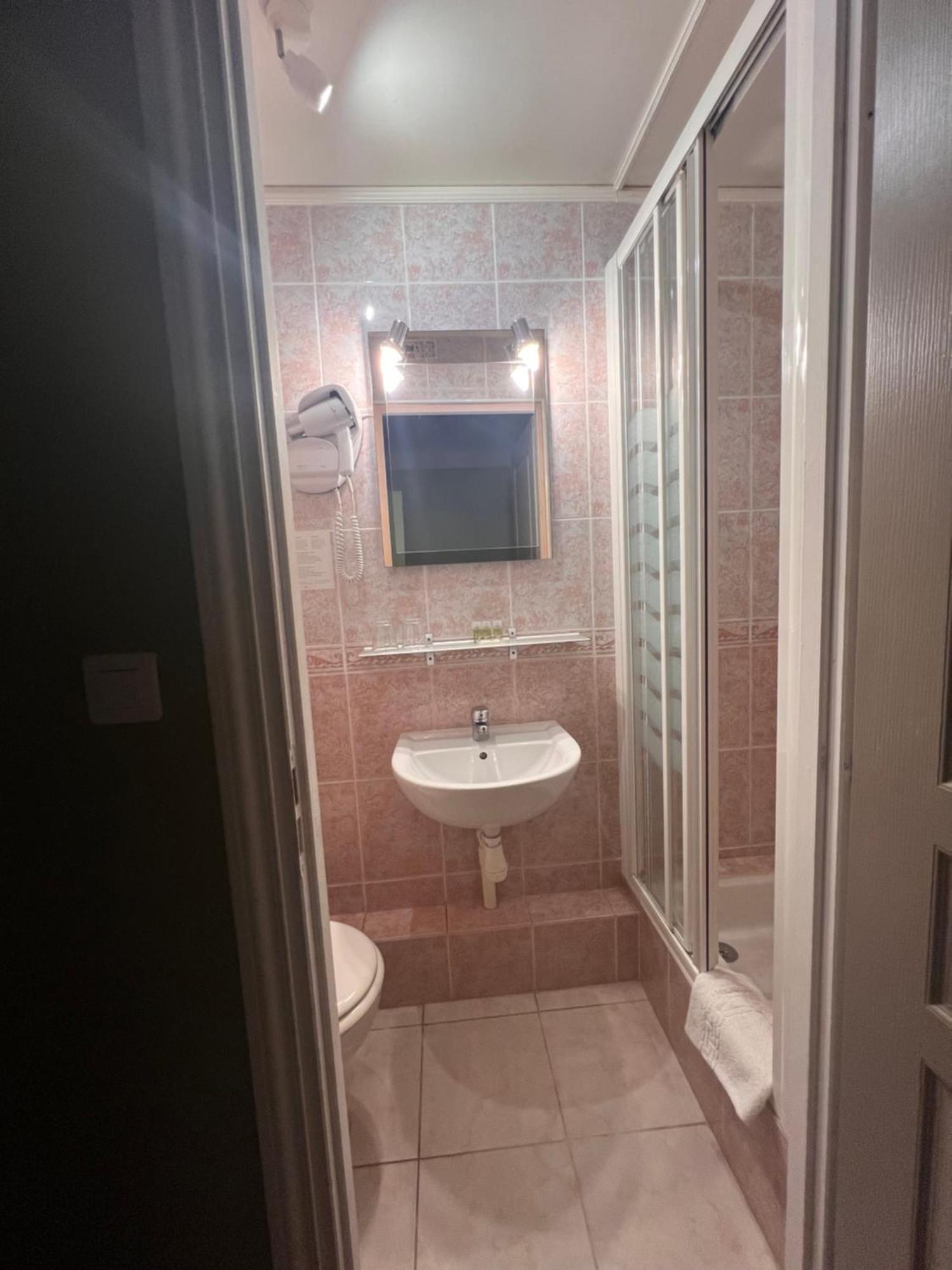 Chambre Triple avec Salle de Bains