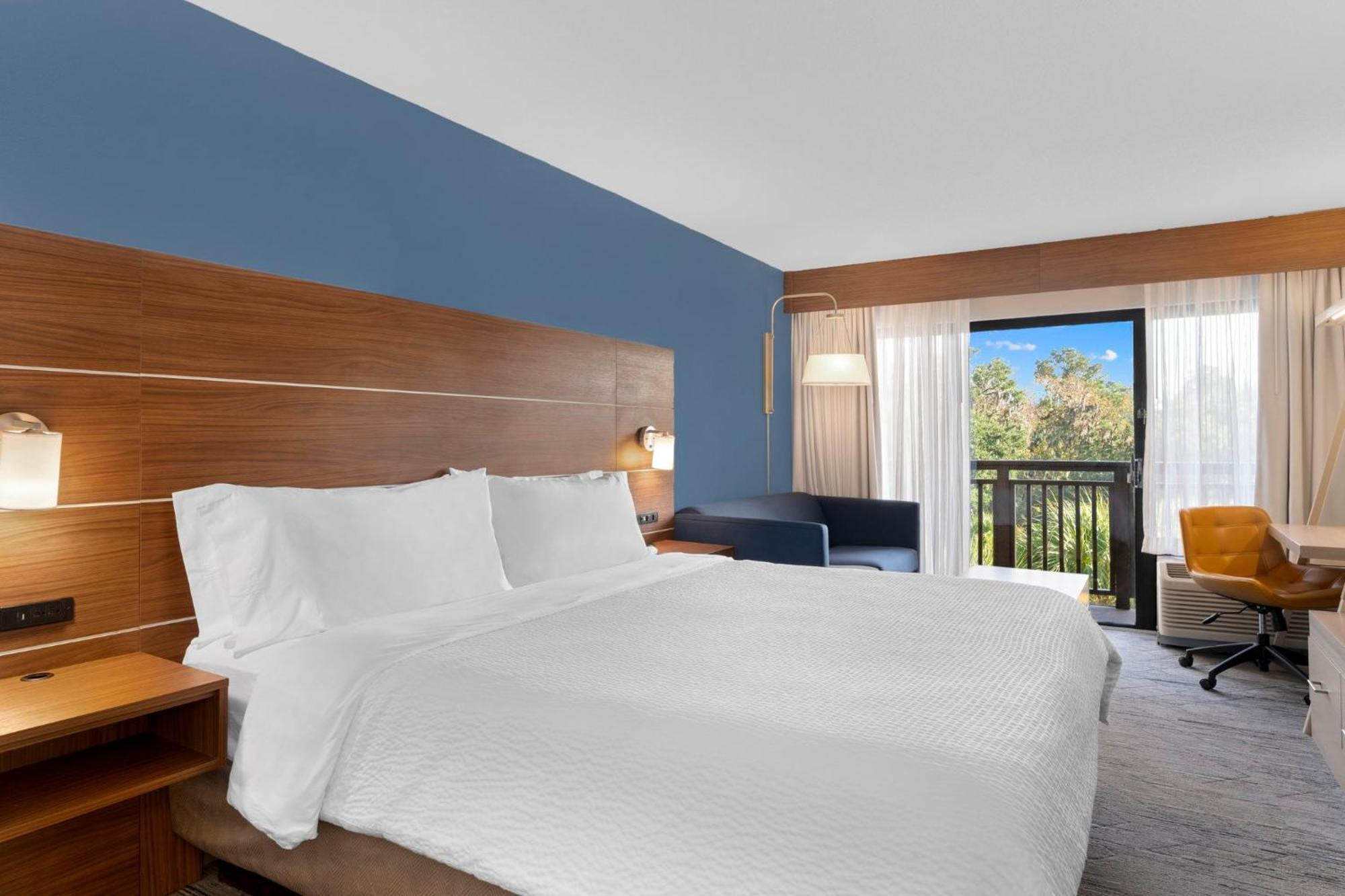 King Room with Sofa Bed - Pool View