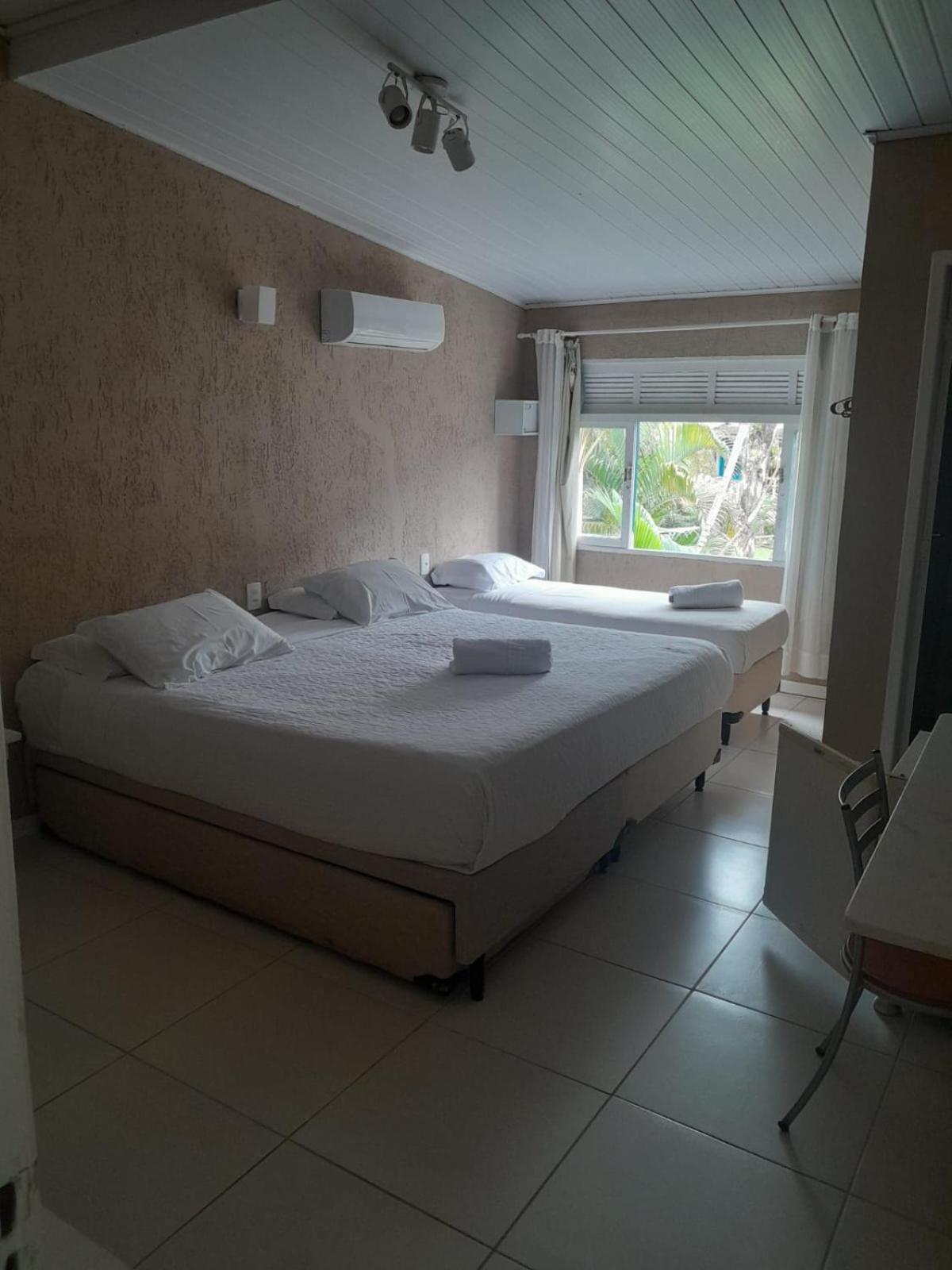 Quarto Superior com Cama de Casal ou 2 de Solteiro e Vista do Jardim