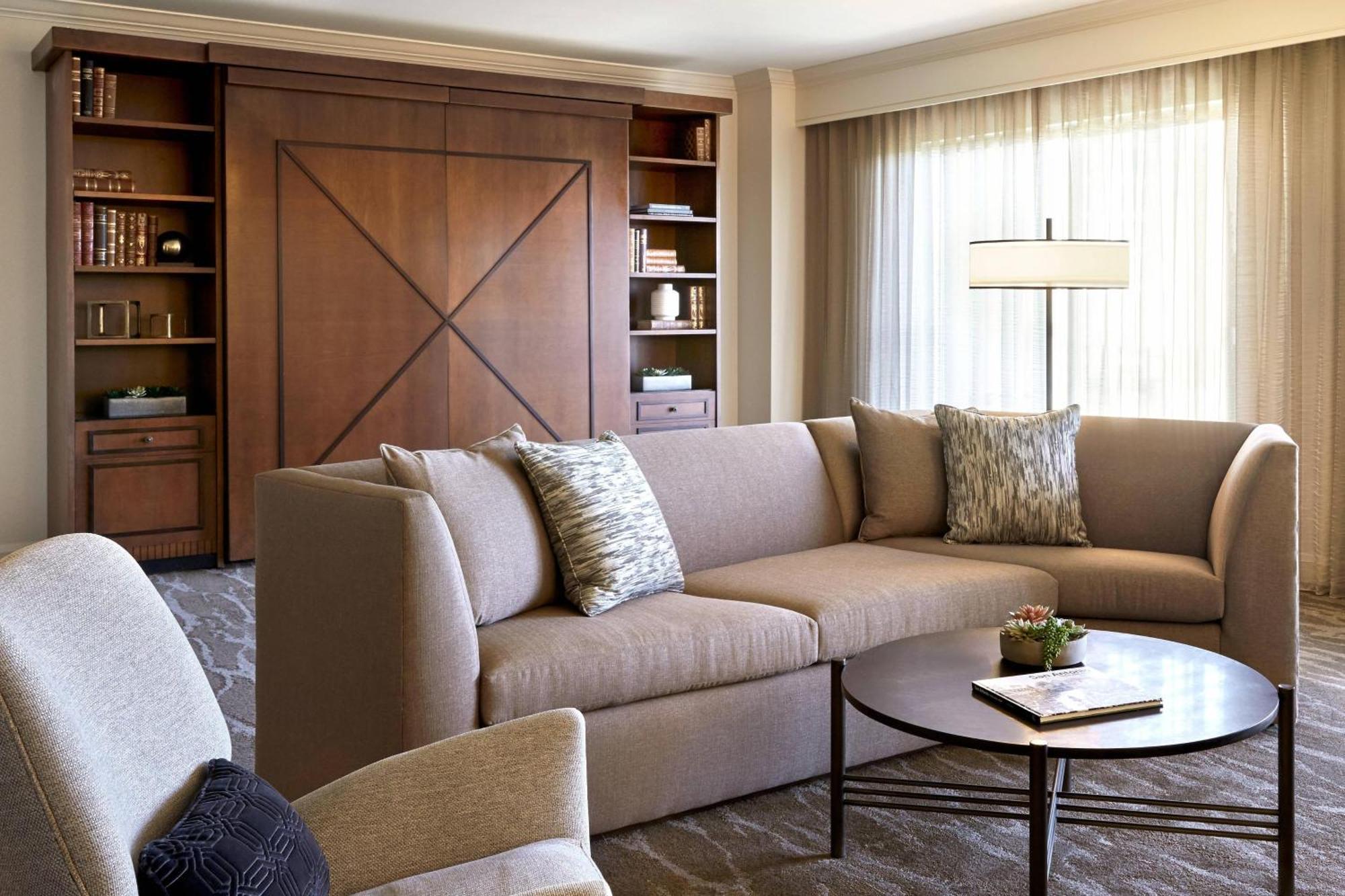 Luxury Two-Bedroom Suite,1610226525:JPEG