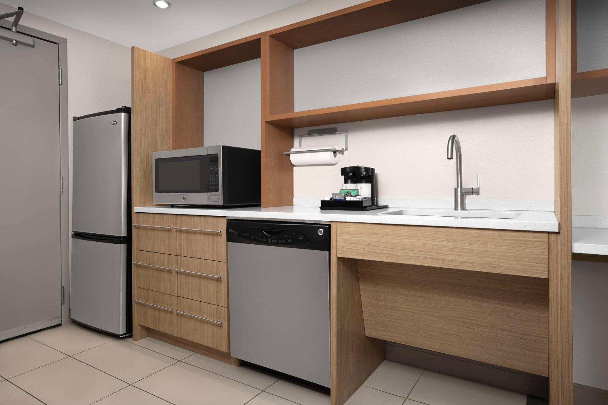 King Studio Suite - Mobility Access/Non-Smoking