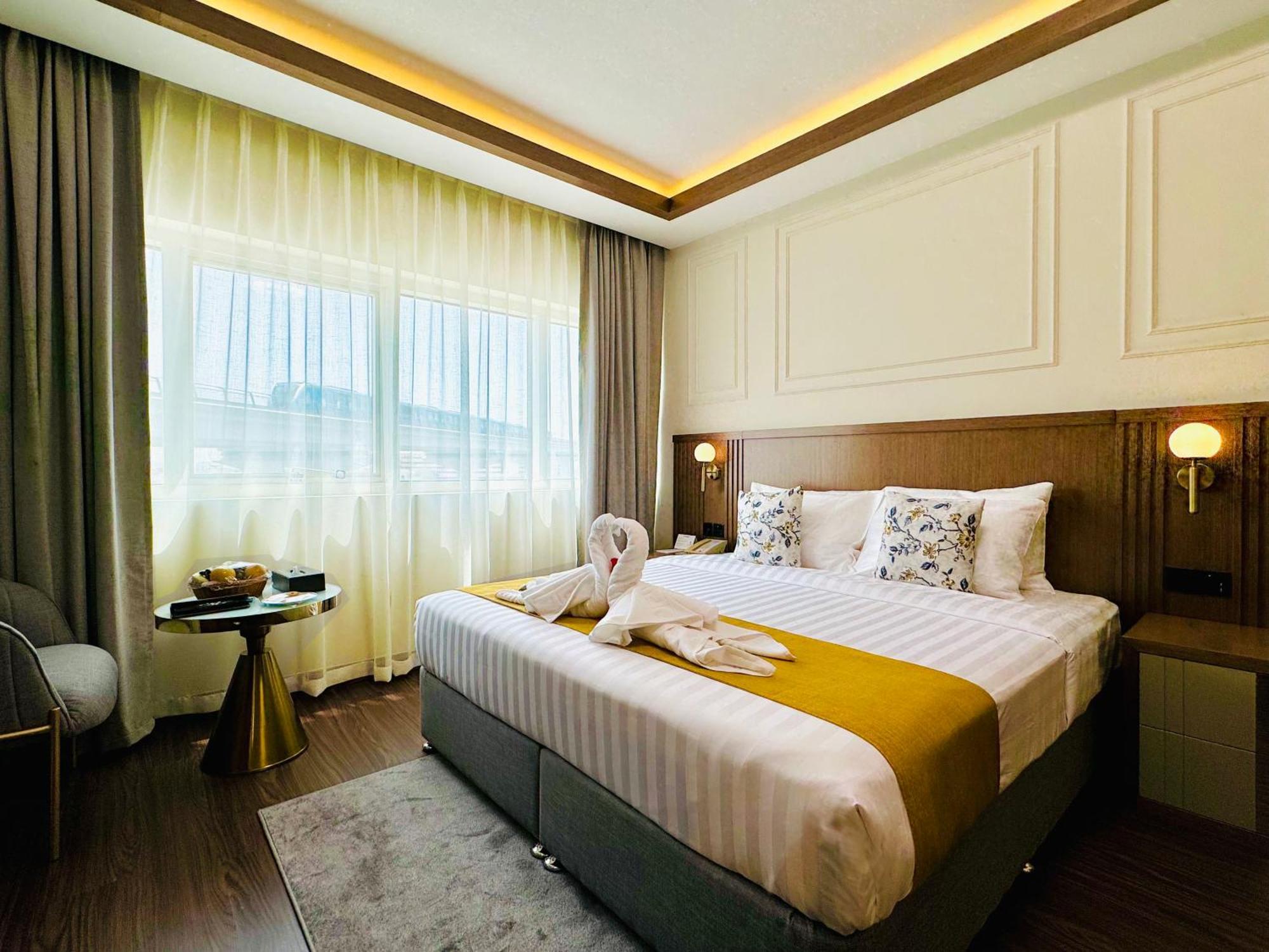 Deluxe Room,1611083897:JPEG