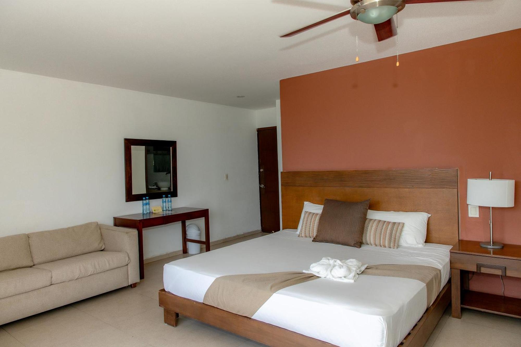 Master Suite - Sea View With Two Queen Bed