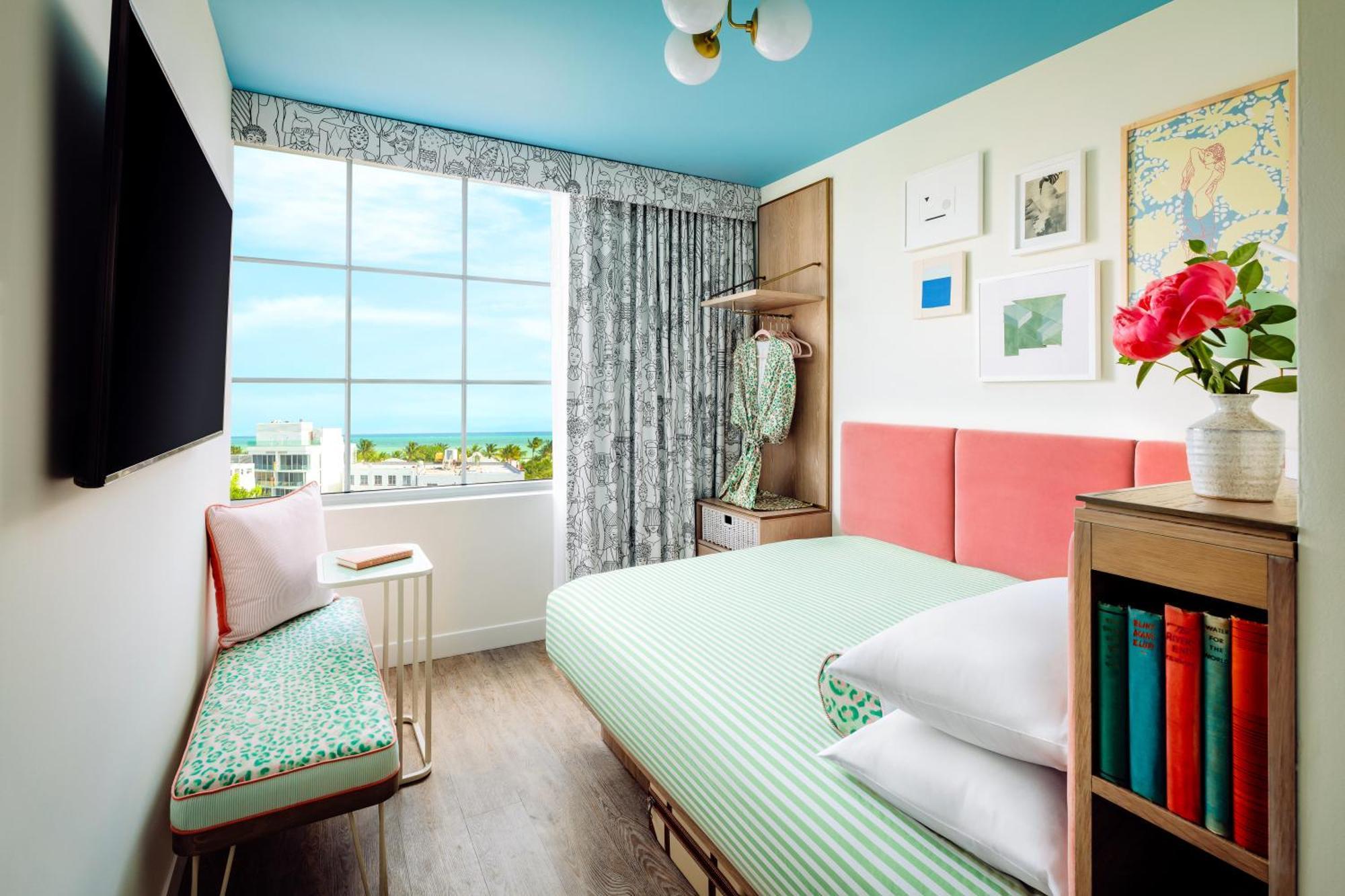 Standard Queen Room with Ocean View,1613469357:JPEG