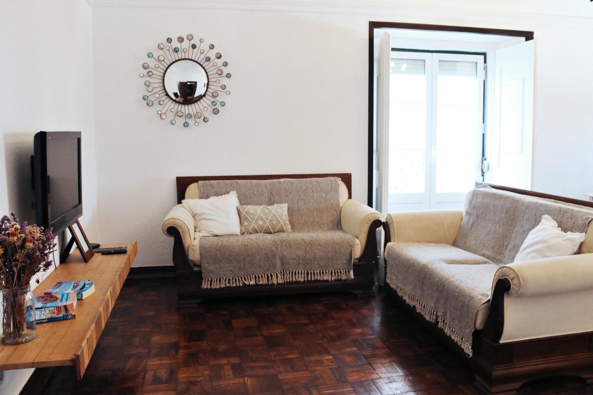 Quarto Individual com Casa de Banho Partilhada