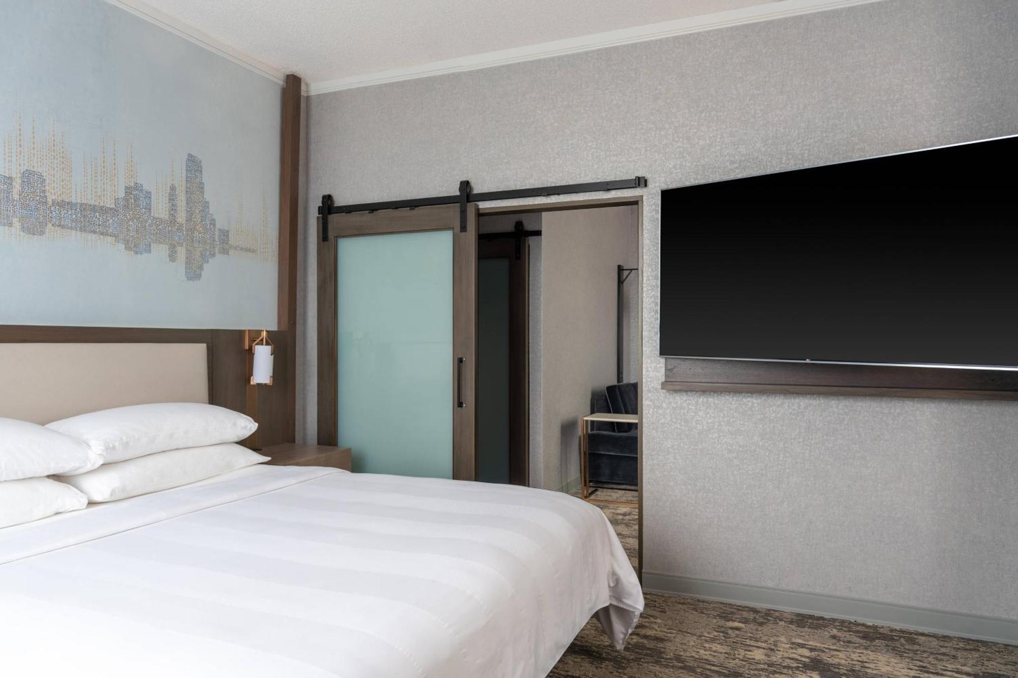 One-Bedroom King Suite