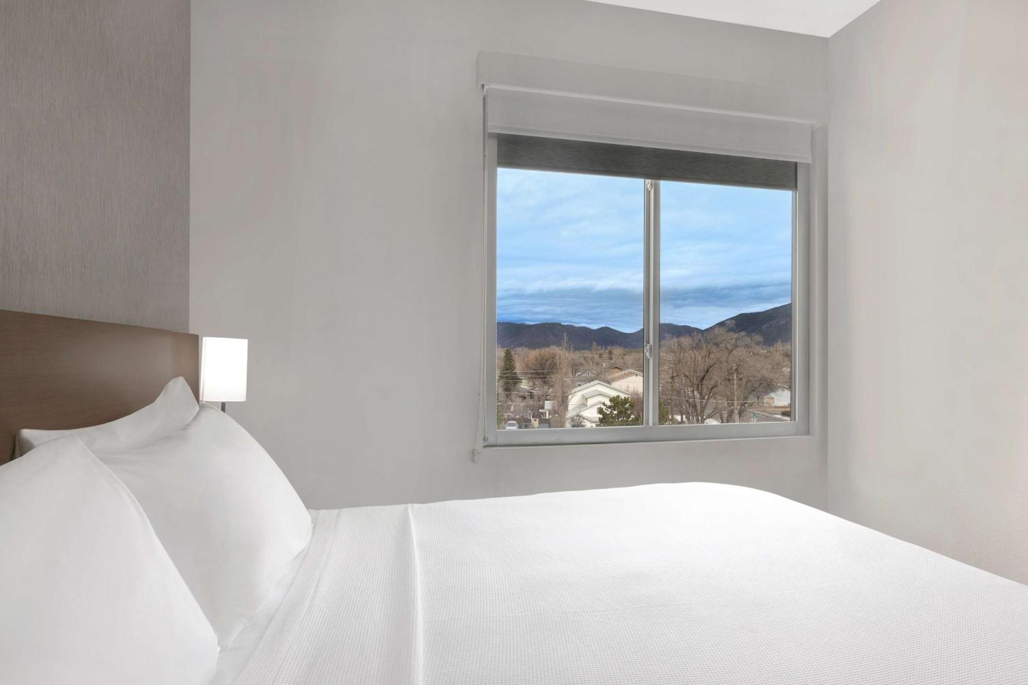 Queen Room with Two Queen Beds and Sofa Bed - High Floor,1614880588:JPEG