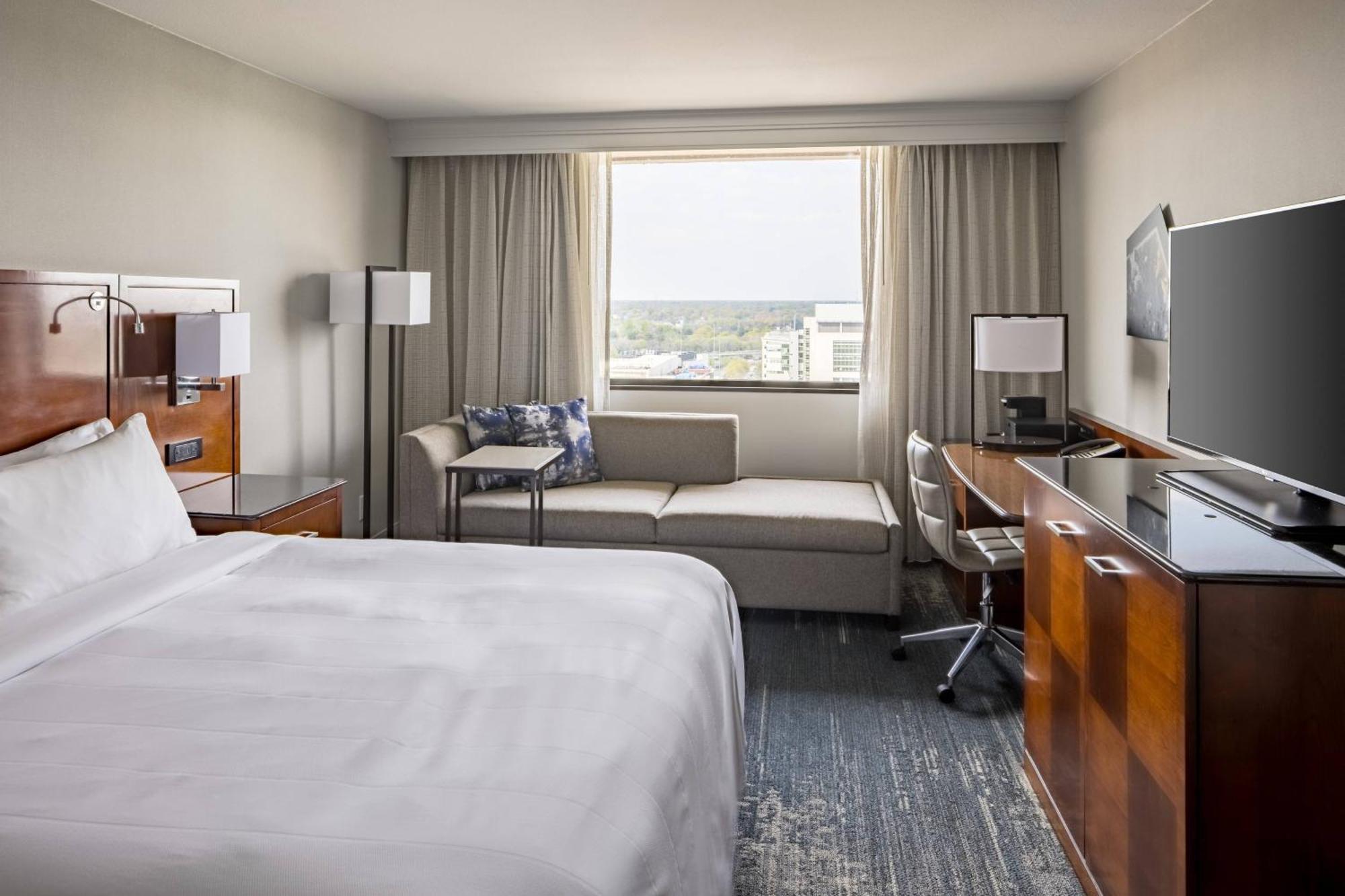 King or Double Room with City View,1551034276:JPEG