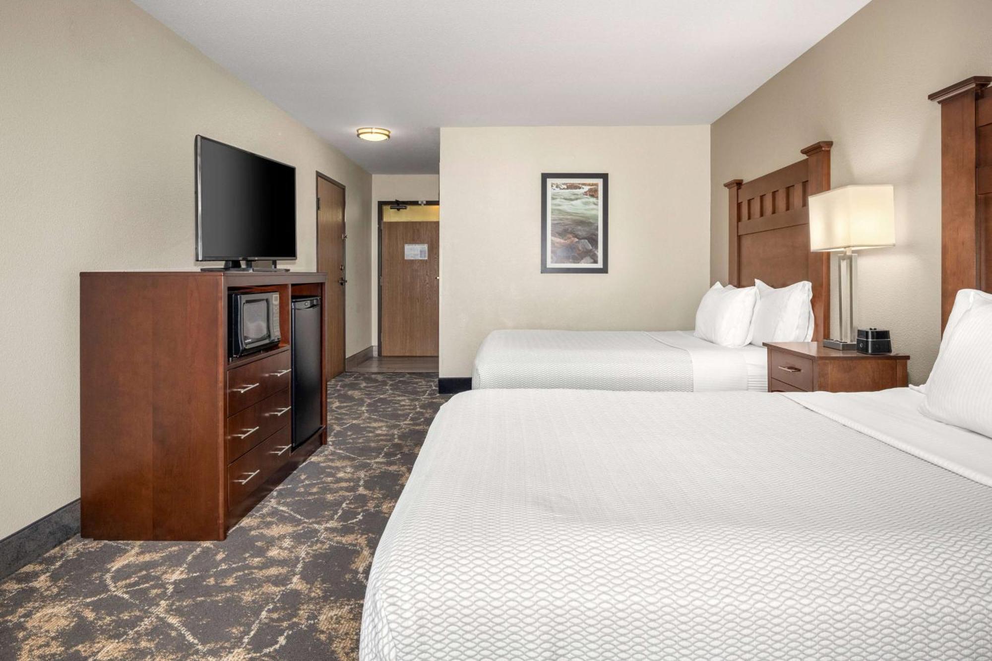 Deluxe Queen Room with Two Queen Beds