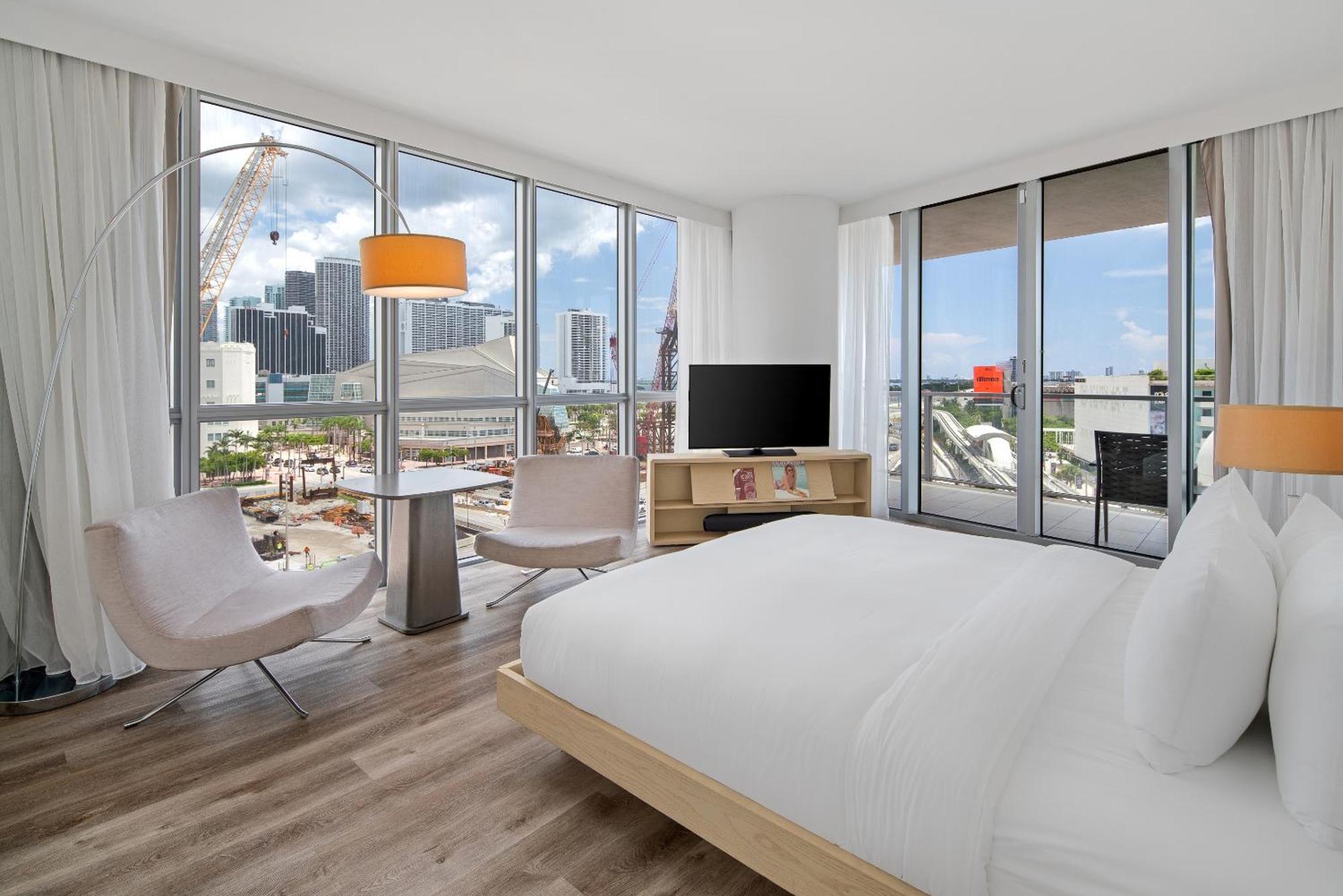 Suite d’Angle Jr avec Lit King-Size et Balcon - Vue sur Baie