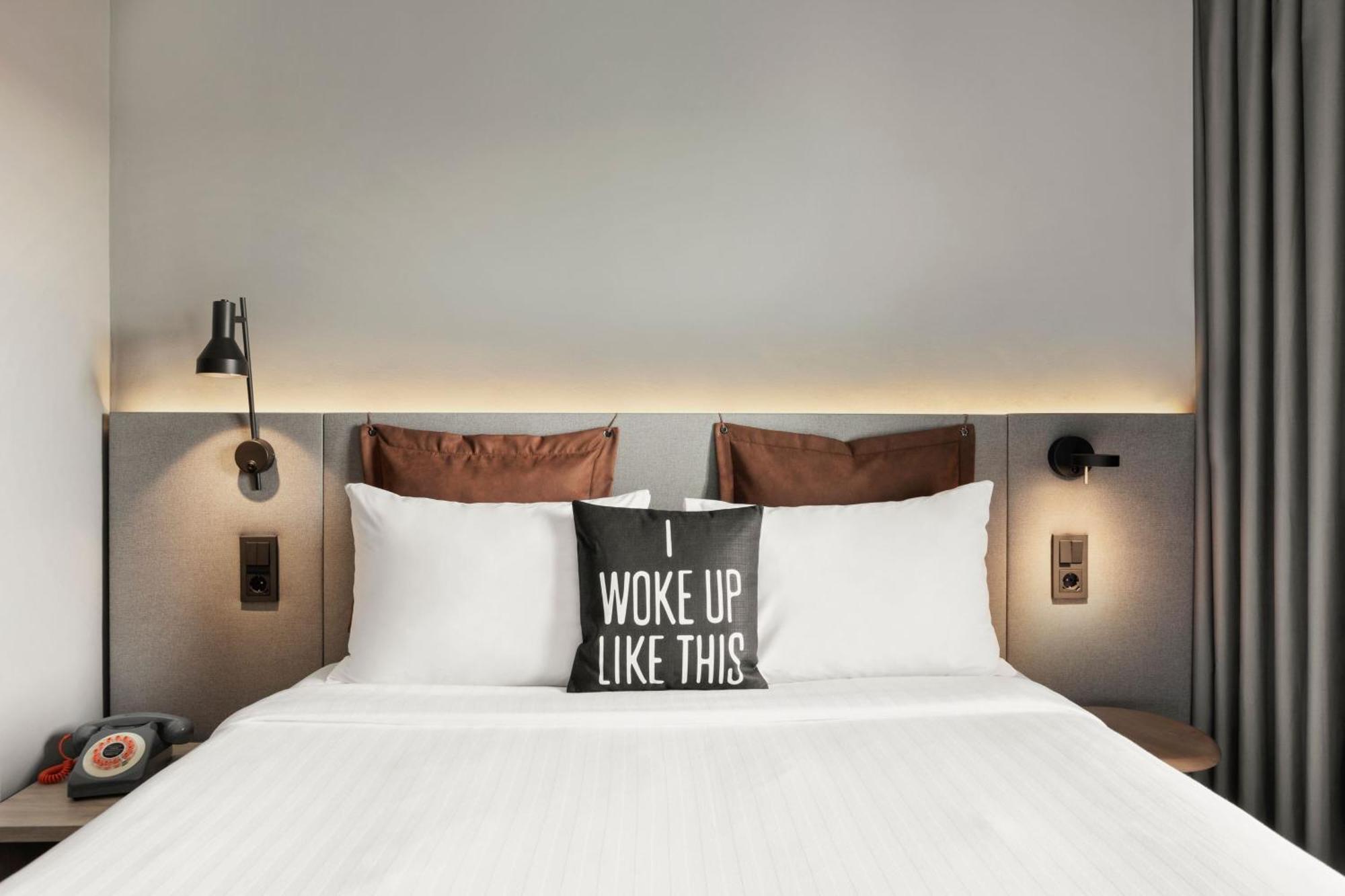 Moxy Tweepersoonskamer met Slaapbank en Balkon