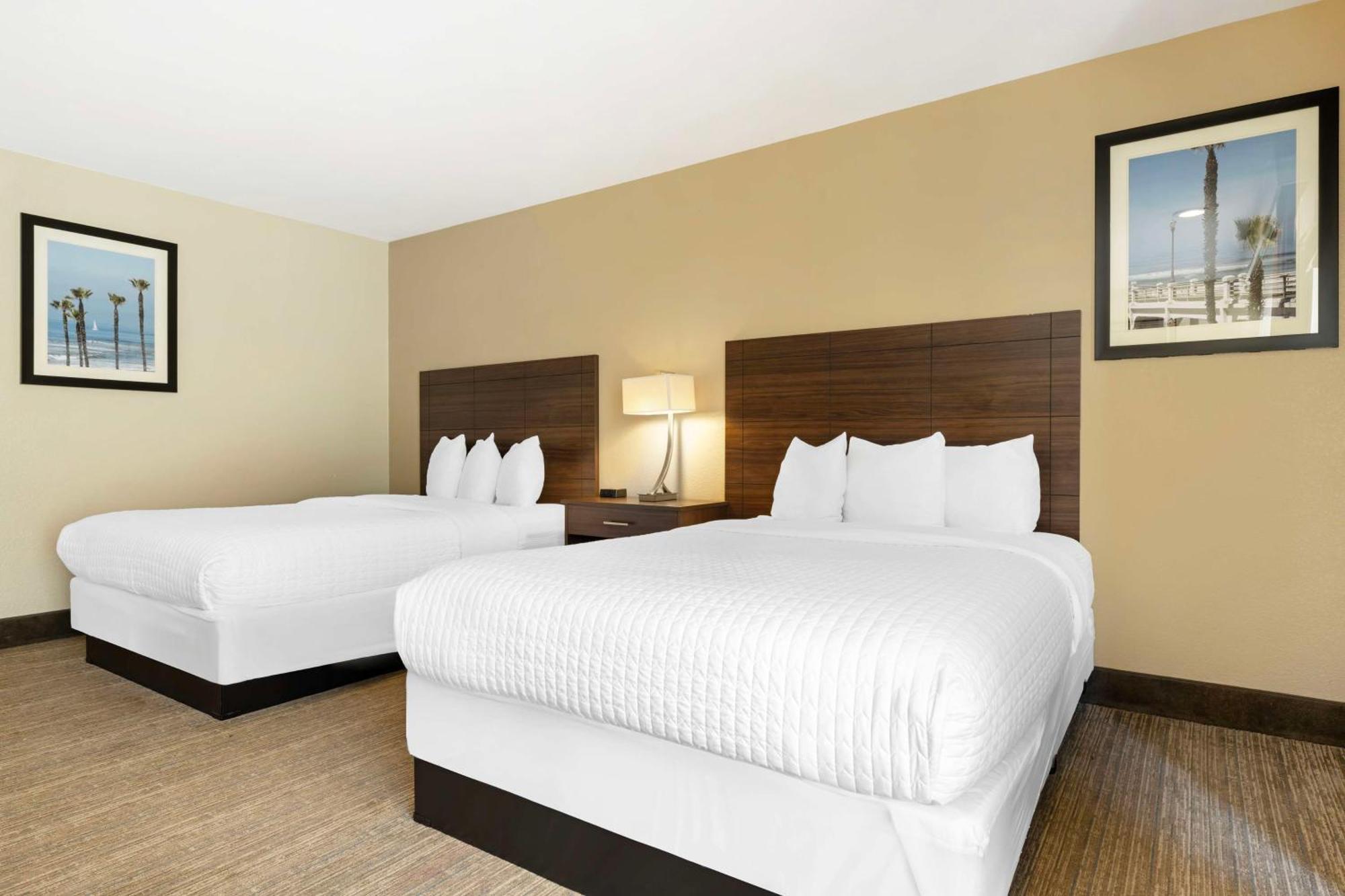Large Queen Room Two Queen Beds Non-Smoking,1616883372:JPEG