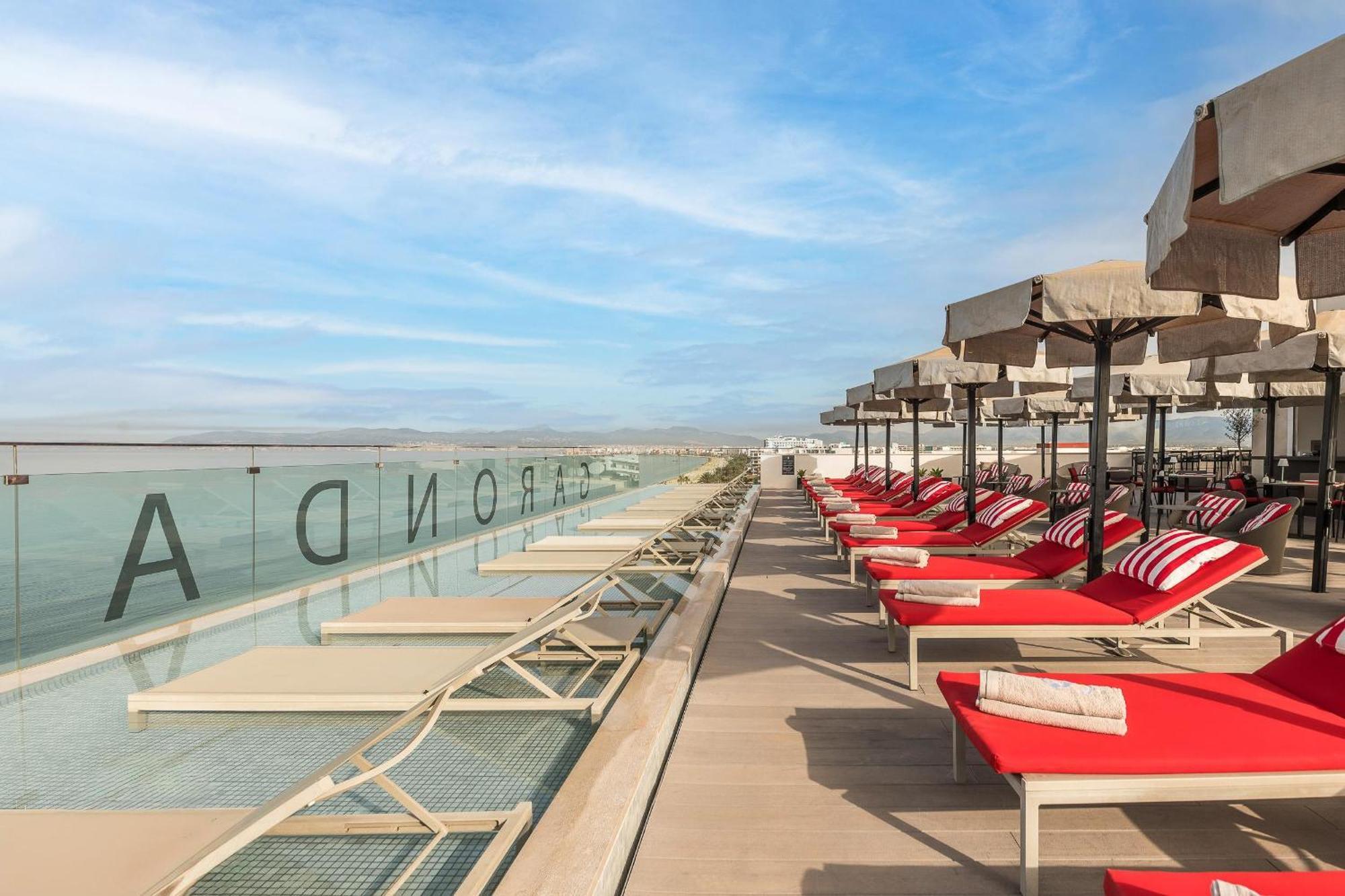 Chambre Double ou Lits Jumeaux - Vue Latérale sur Mer