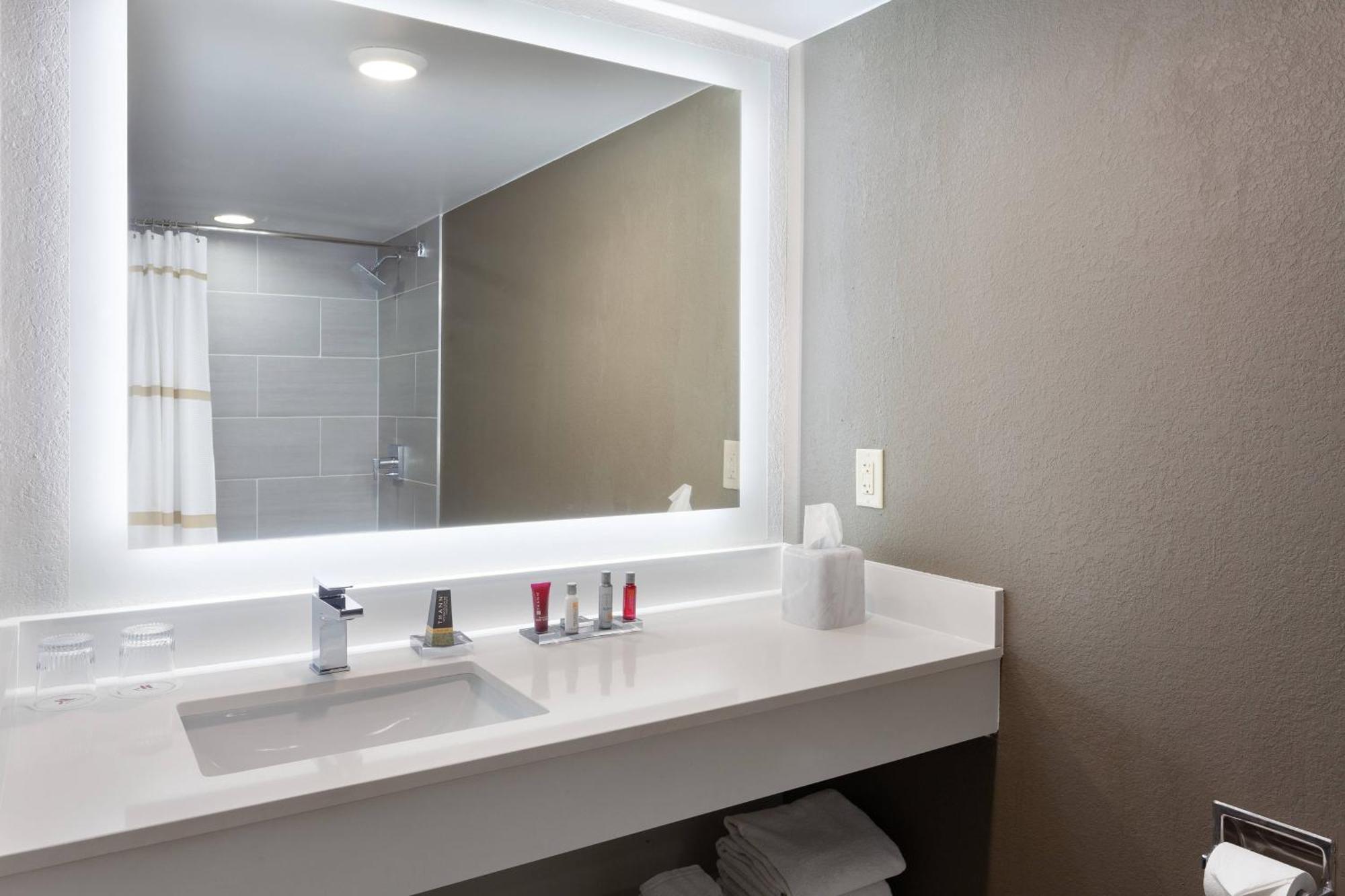 Concierge Queen Room