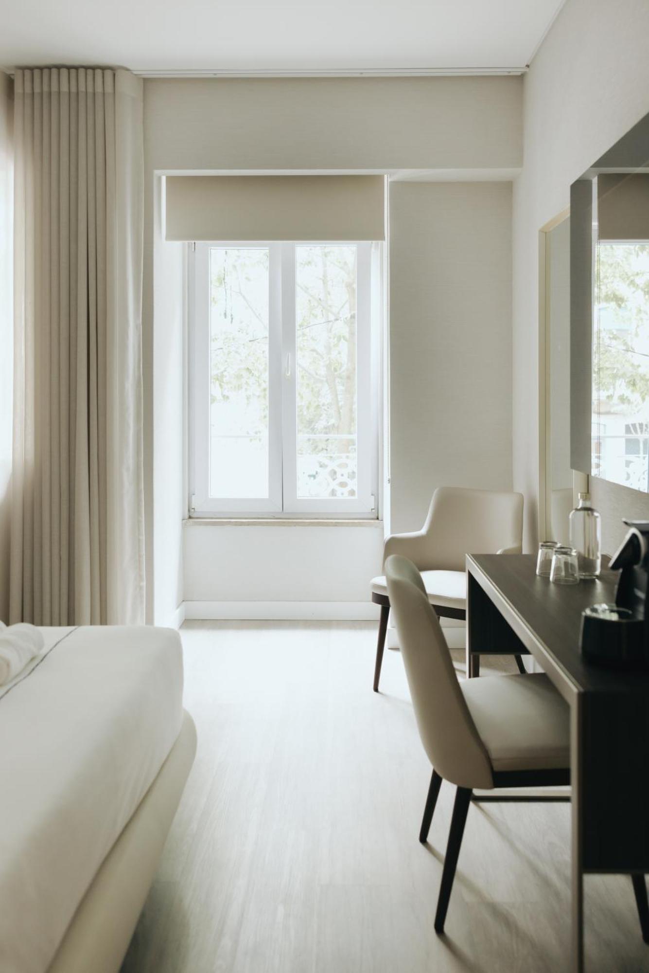 Quarto Executivo com Cama de Casal ou 2 de Solteiro