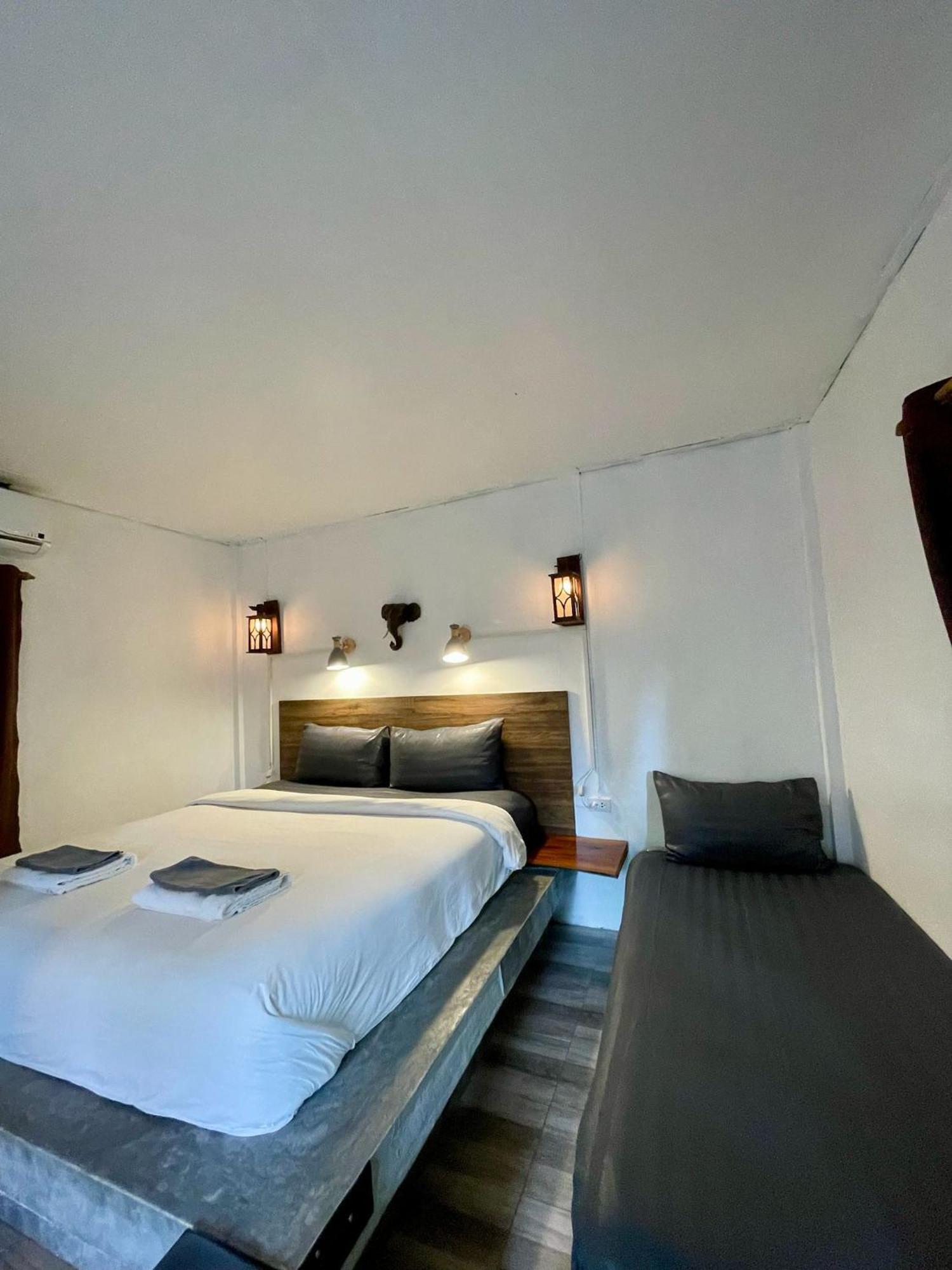 Chambre Double ou Lits Jumeaux - Vue Partielle sur Mer