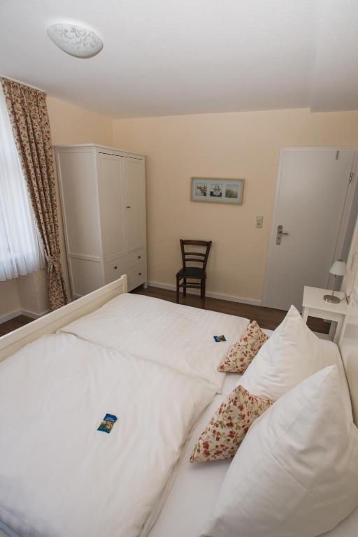 Small Double Room,790169121:JPEG