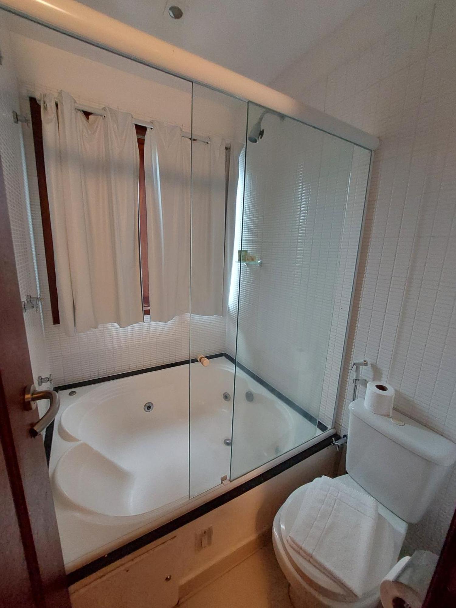 Suite Spa Bath,1620220752:JPEG