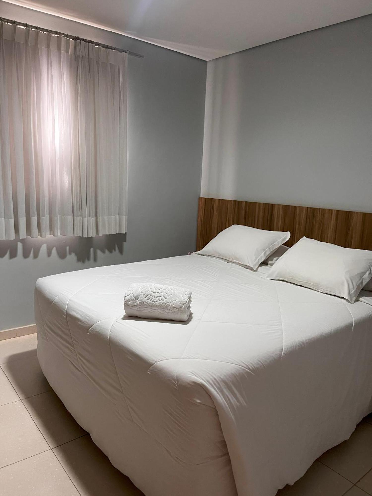 Quarto Duplo com Cama de Casal