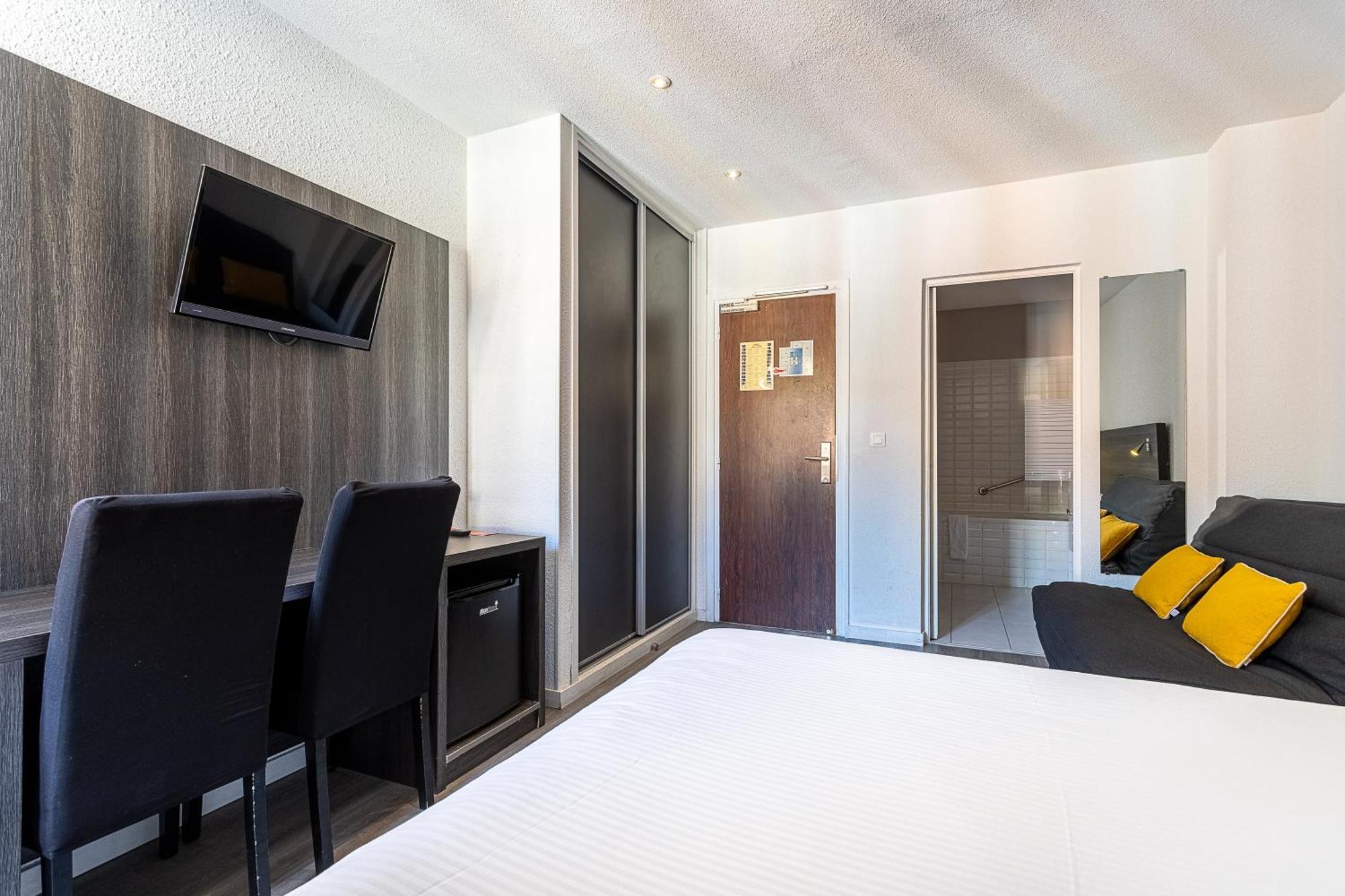 Triple Room,1624742517:JPEG