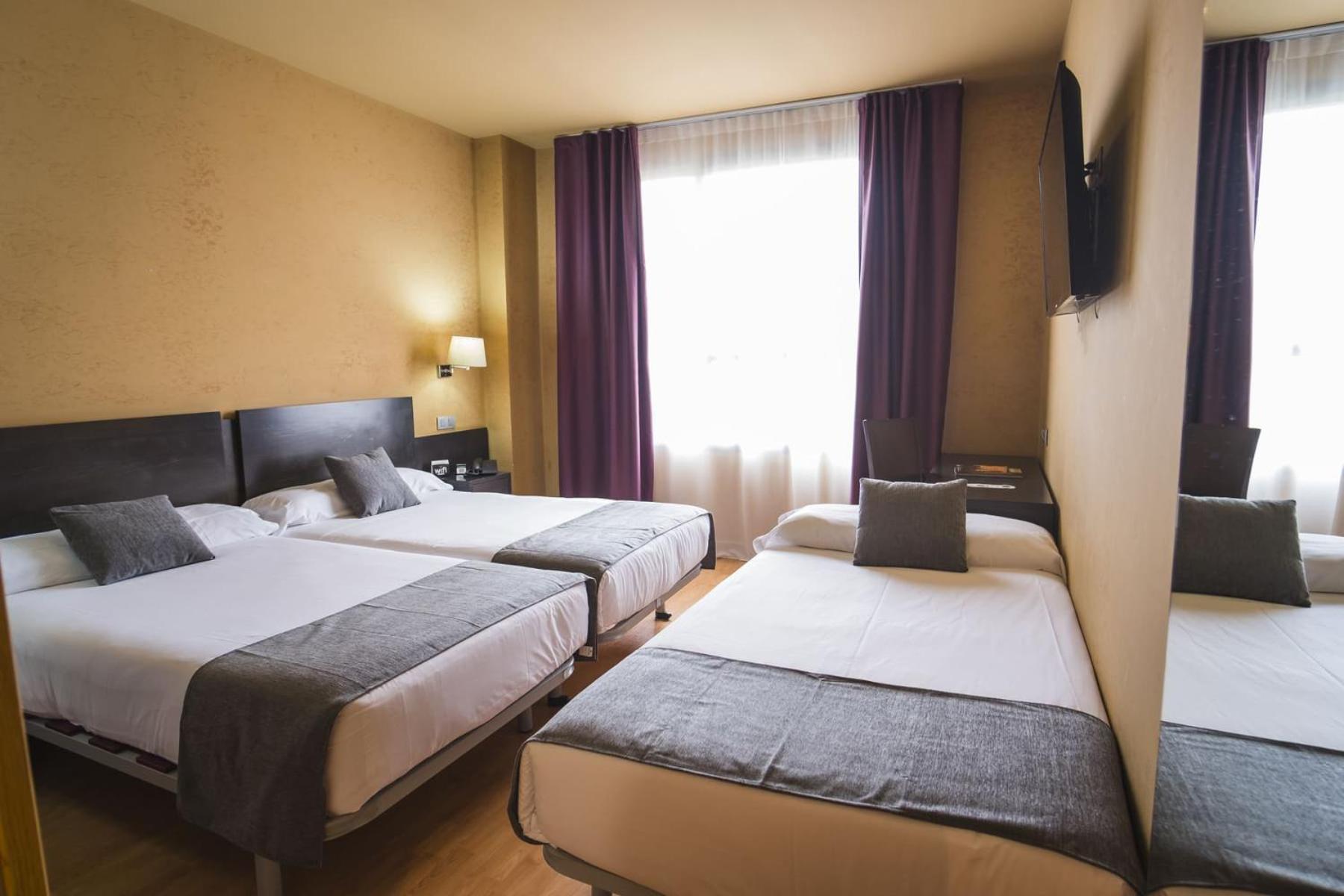 Economy Triple Room,1624750020:JPEG
