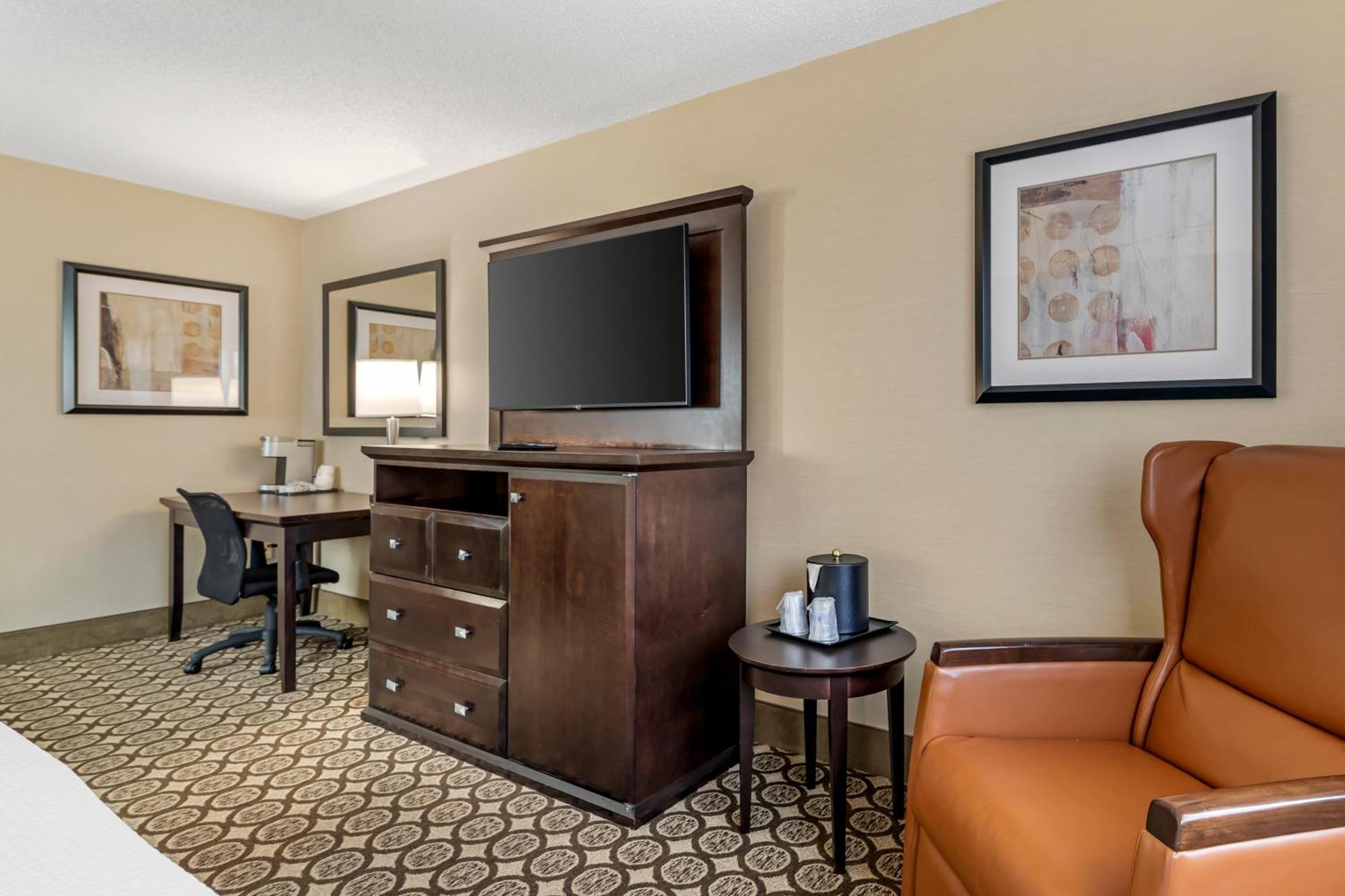 Deluxe King Room with Sofa Bed