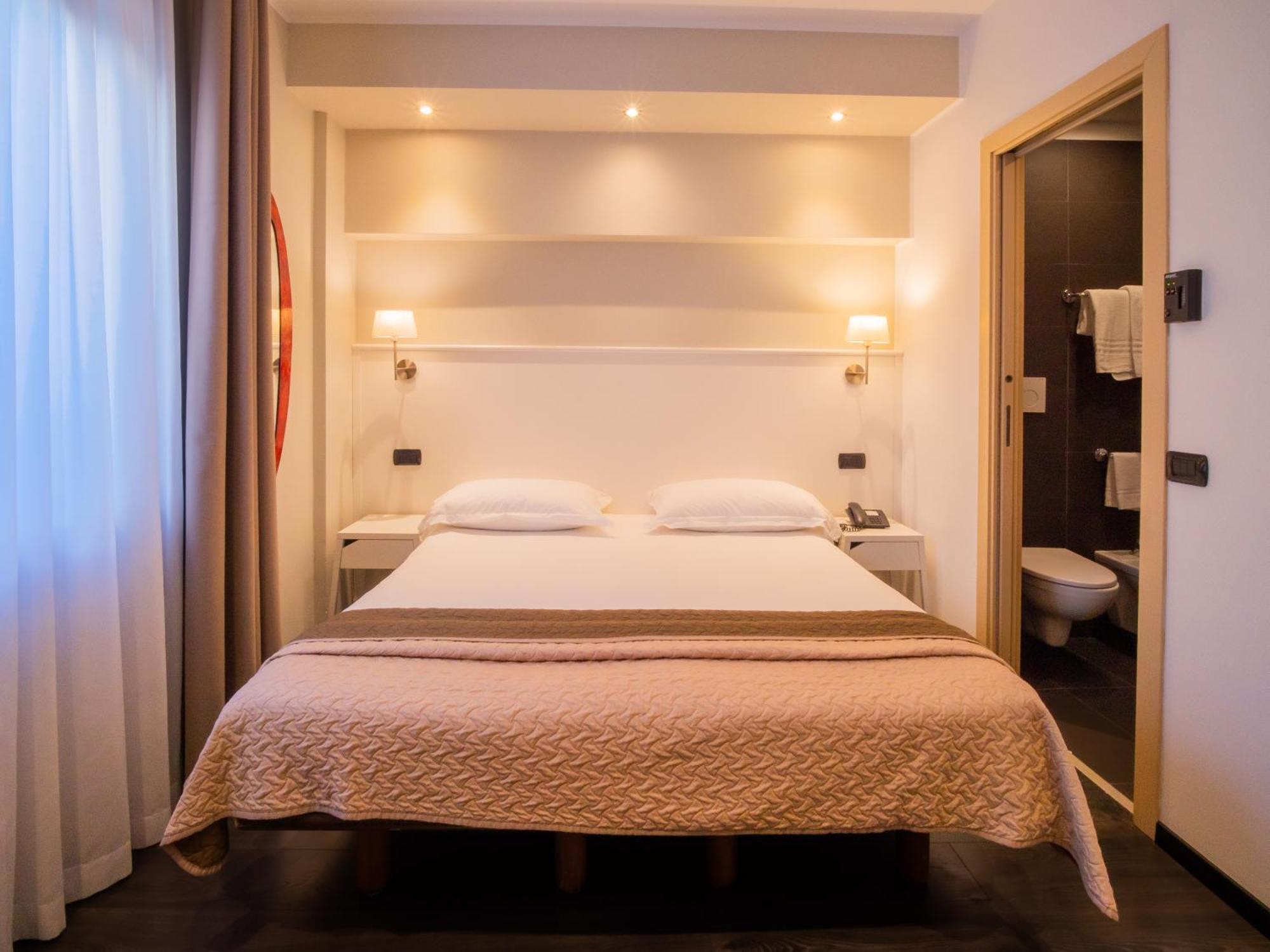Standard Double or Twin Room,1627201646:JPEG