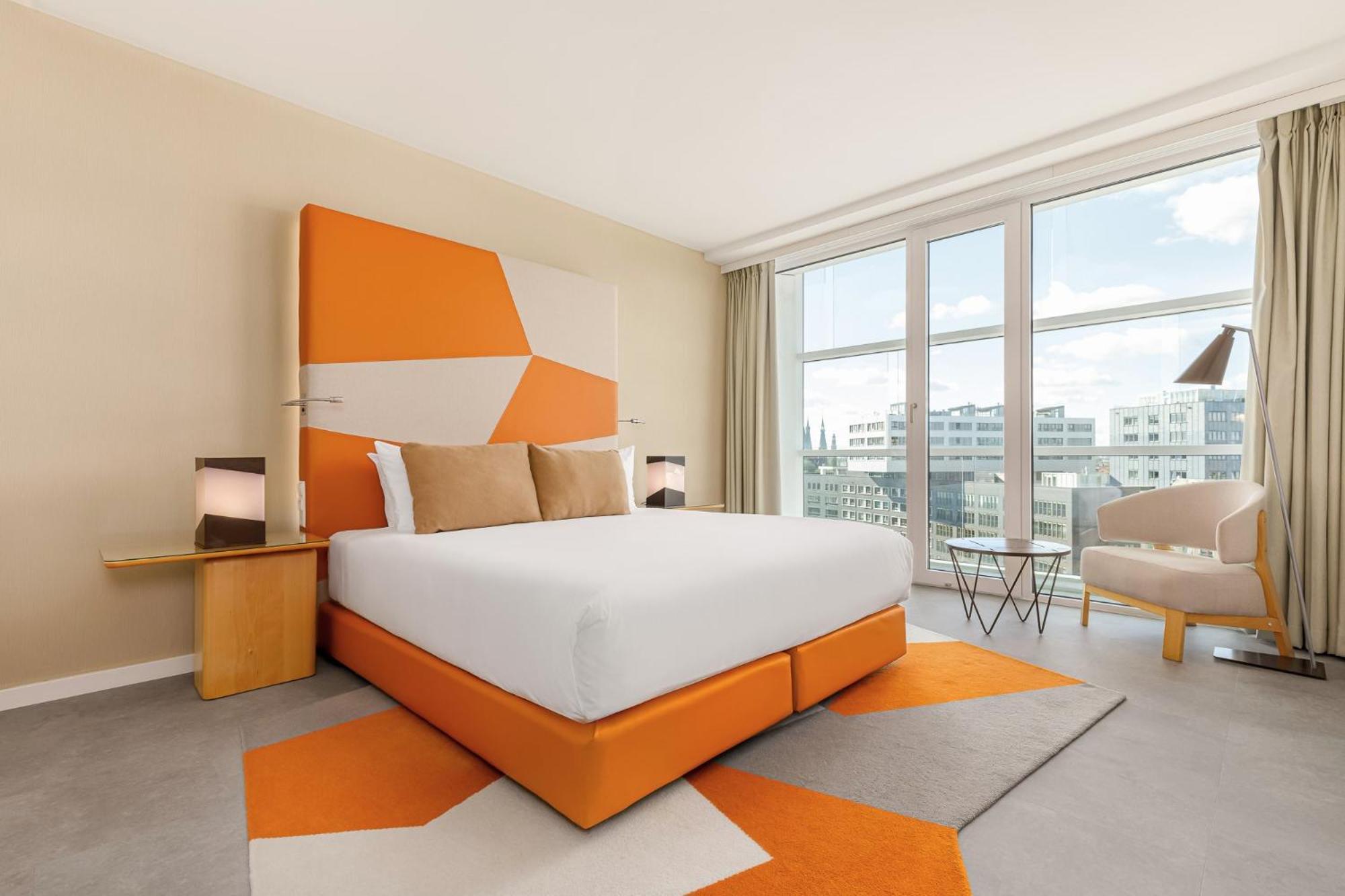 Queen Room - Upper Floors,1627218733:JPEG
