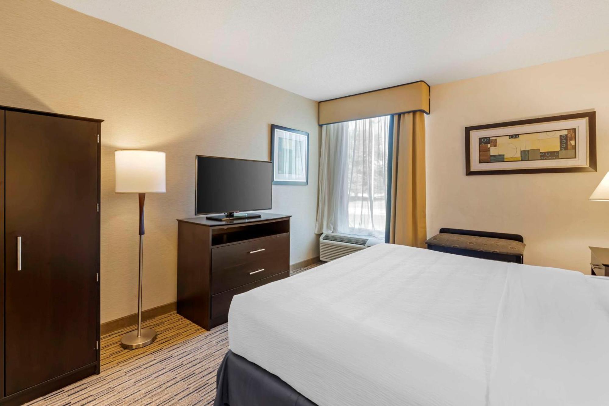 King Suite with Kitchenette - Non-Smoking