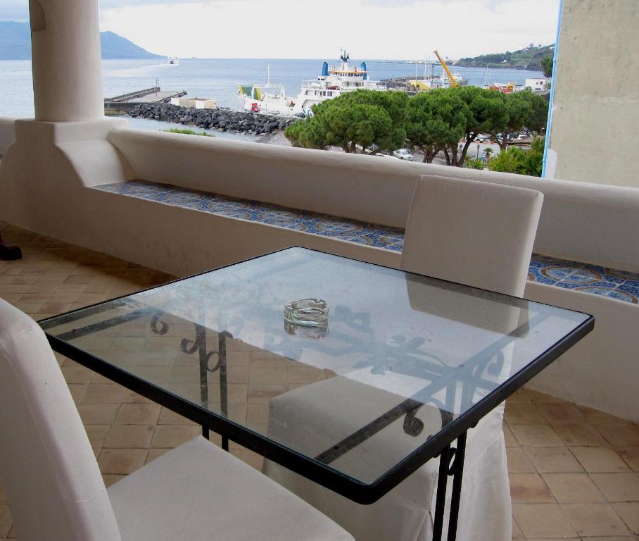 Camera Matrimoniale Superior con Terrazza e Vista Mare
