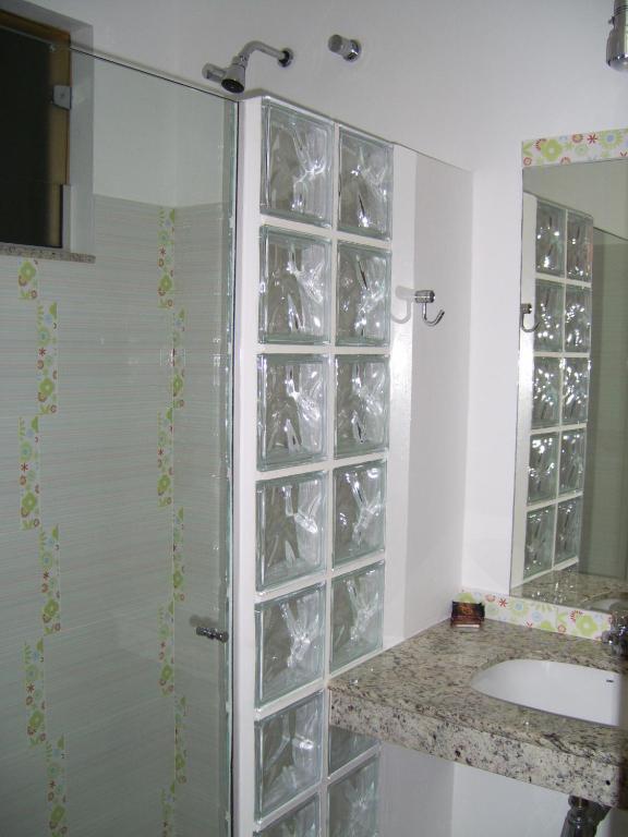 Quarto com Cama de Casal ou 2 de Solteiro