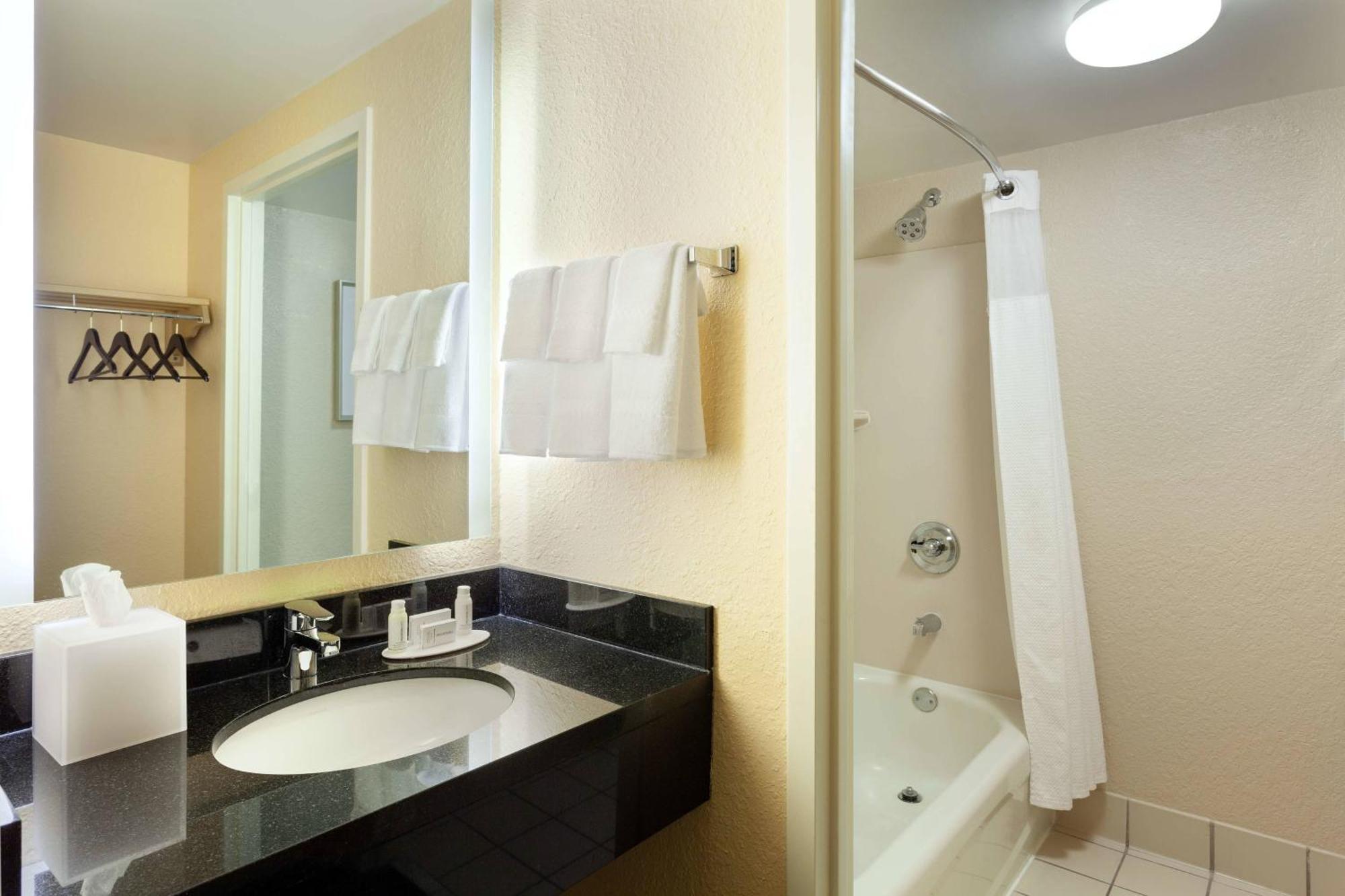 Chambre Plus Spacieuse avec 1 Lit King-Size
