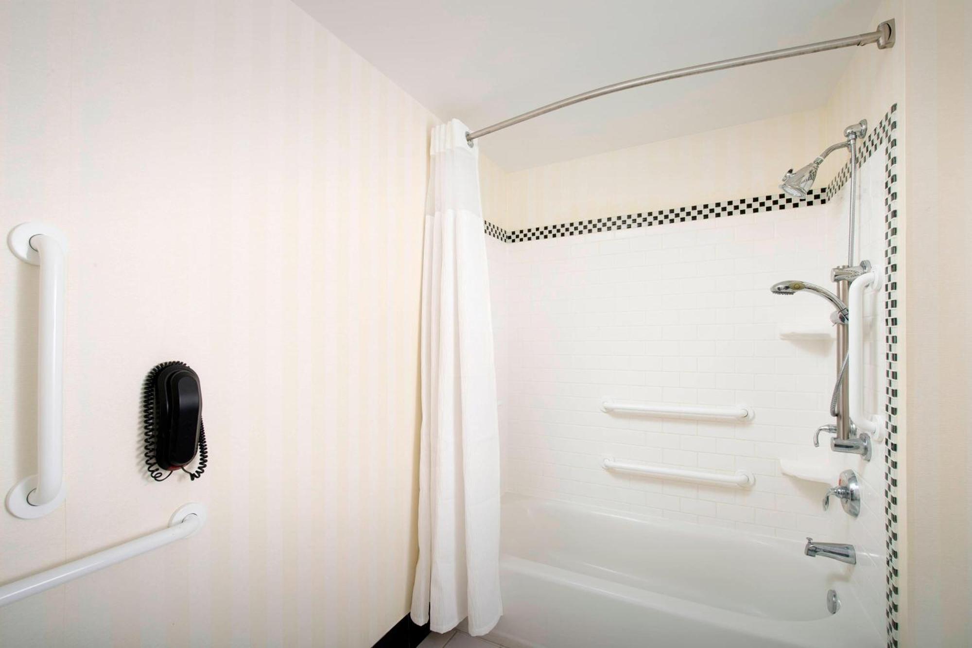 Kamer met Kingsize Bed - Geschikt voor Slechthorenden