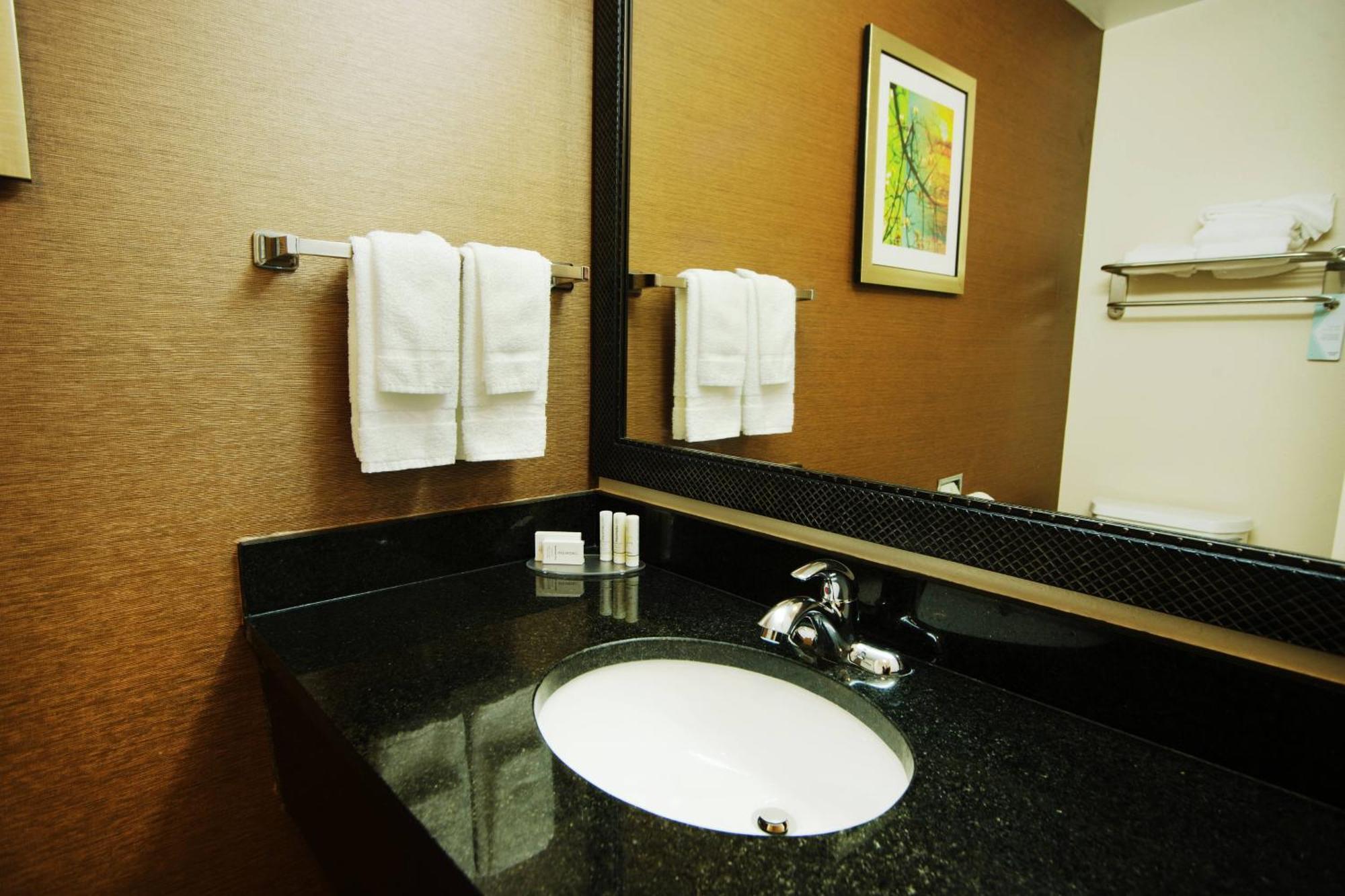 Queen Room with Two Queen Beds - Hearing Accessible